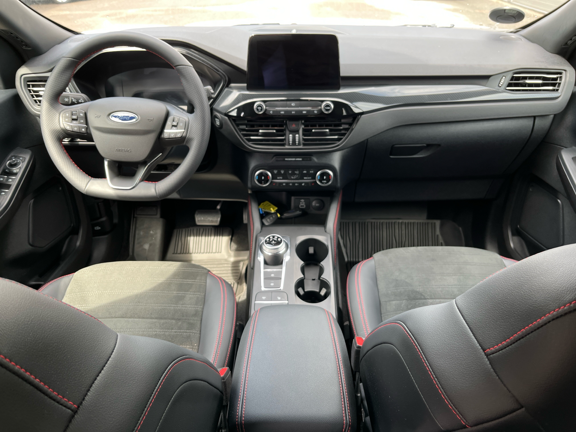 Billede af Ford Kuga 2,5 Plugin-hybrid ST-Line X CVT 225HK 5d Trinl. Gear