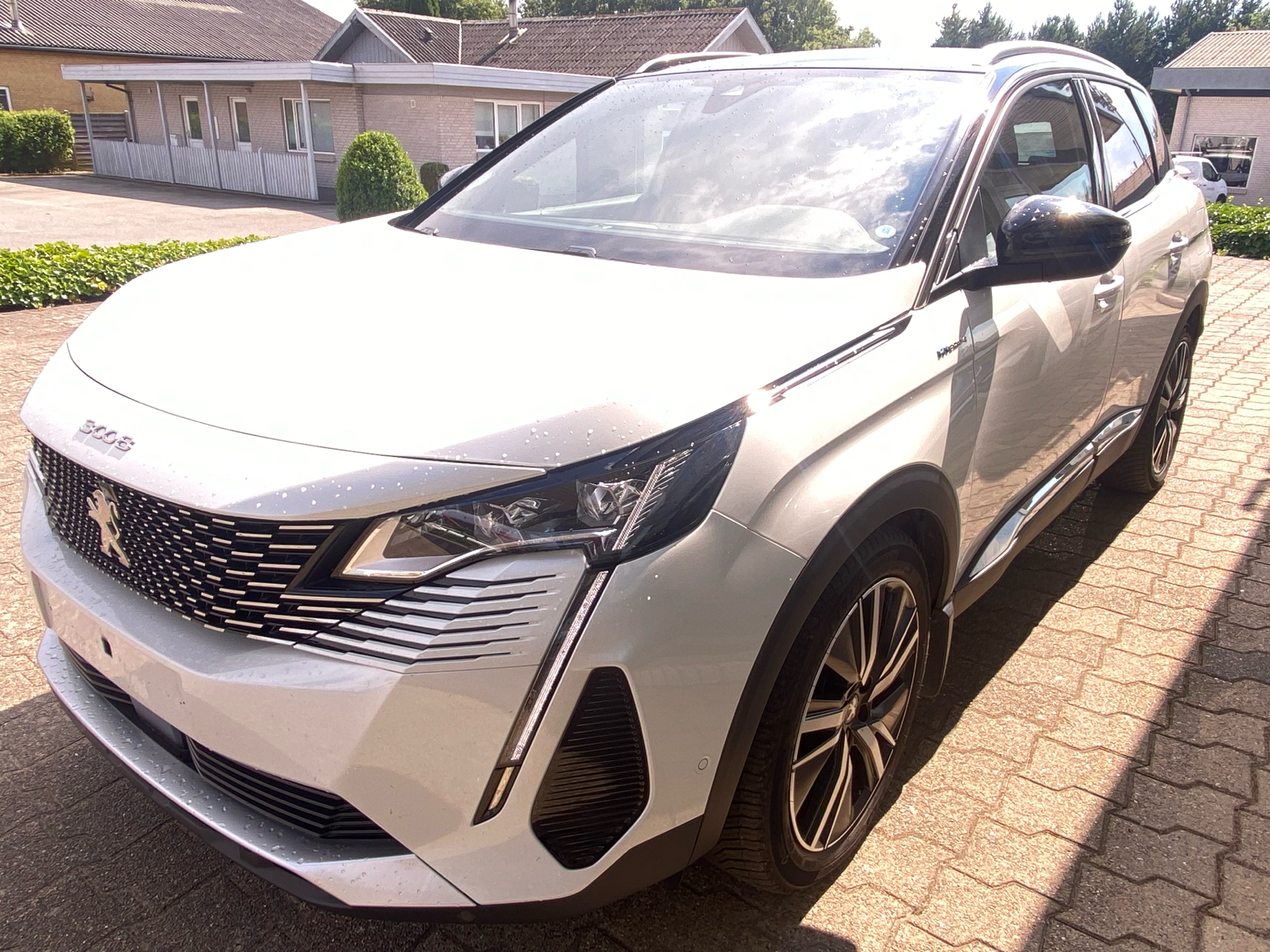 Billede af Peugeot 3008 1,6 PureTech  Plugin-hybrid GT Pack AWD EAT8 300HK 5d 8g Aut.
