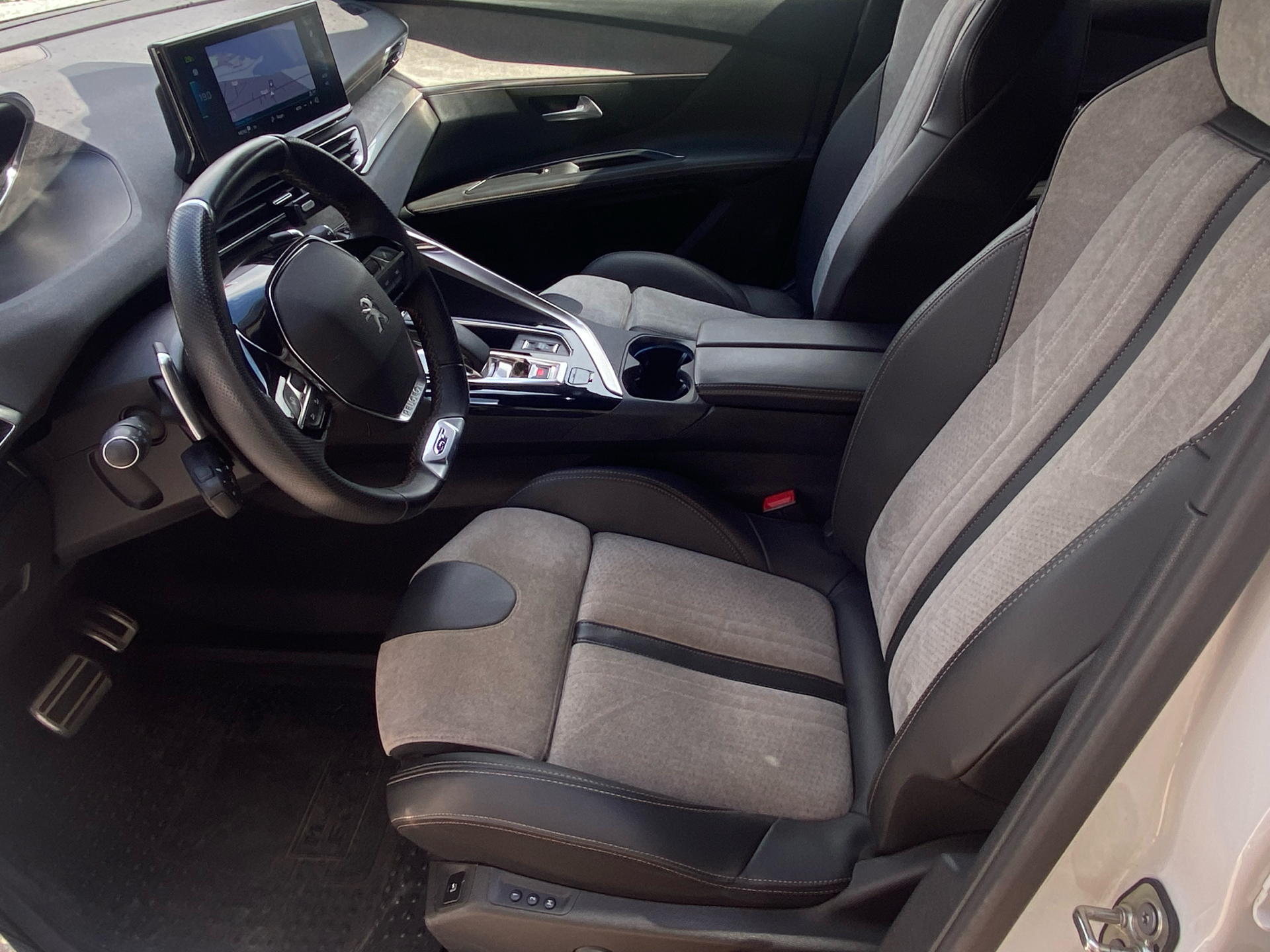 Billede af Peugeot 3008 1,6 PureTech  Plugin-hybrid GT Pack AWD EAT8 300HK 5d 8g Aut.