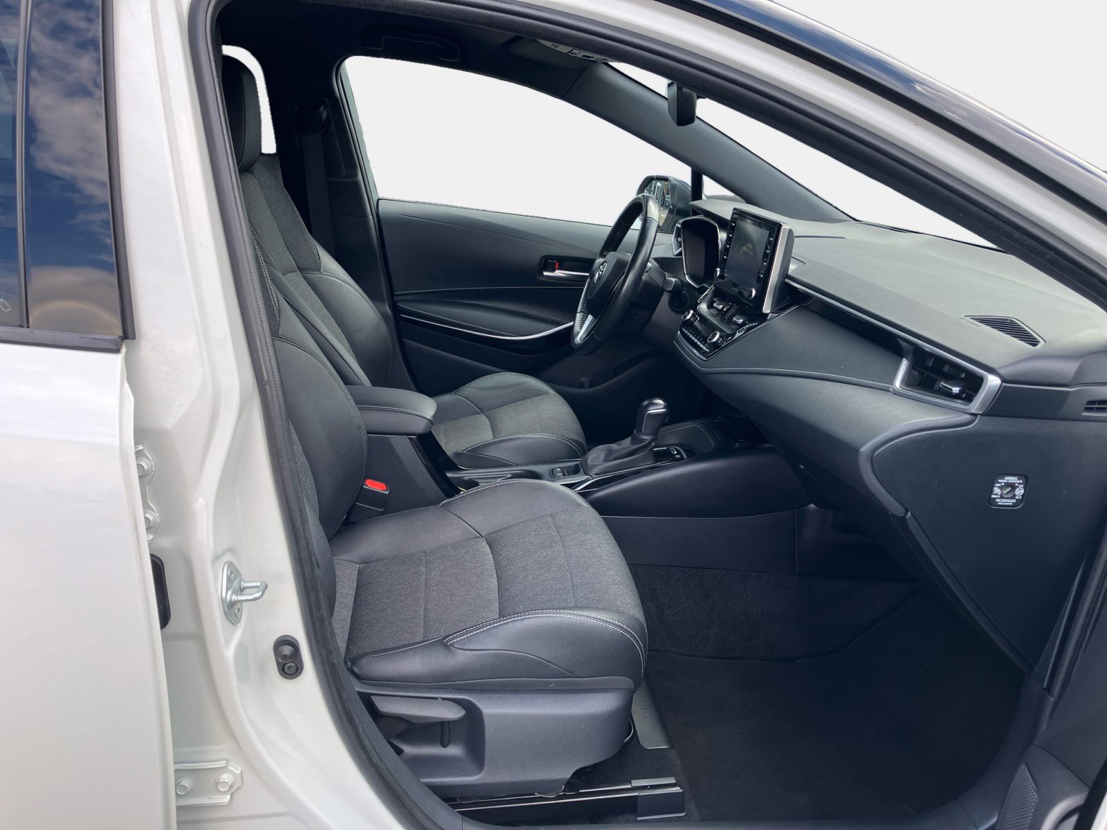 Billede af Toyota Corolla Touring Sports 1,8 Hybrid H3 Premium Safety Plus E-CVT 122HK Stc Trinl. Gear