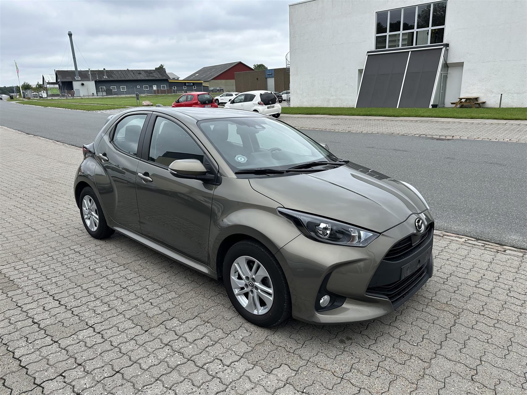Billede af Mazda 2 1,5 VVT-I  Hybrid Agile CVT 116HK 5d Trinl. Gear