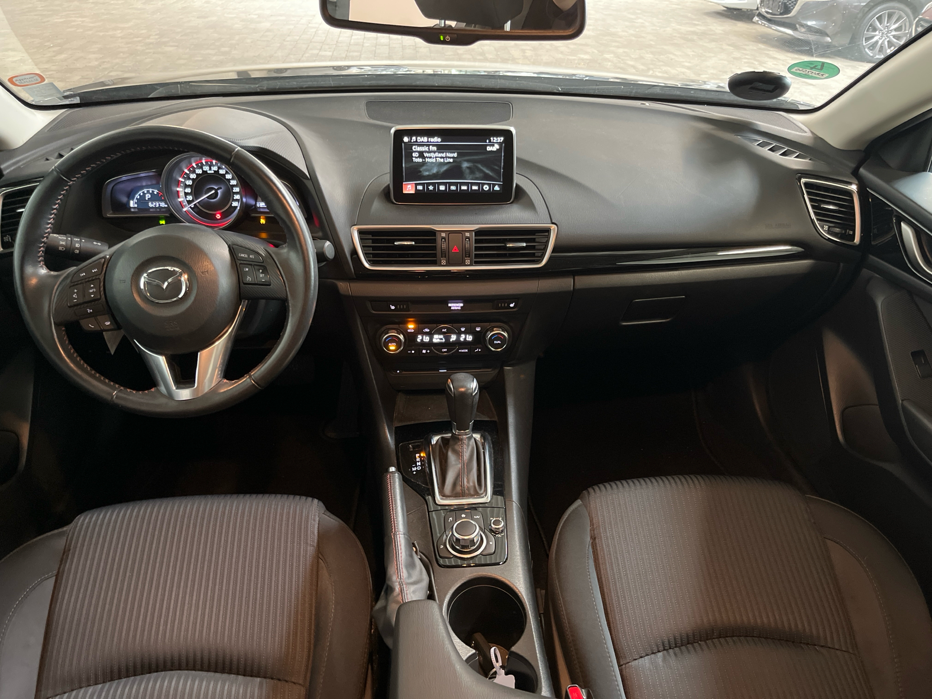Billede af Mazda 3 2,0 Skyactiv-G Vision 120HK 5d 6g Aut.