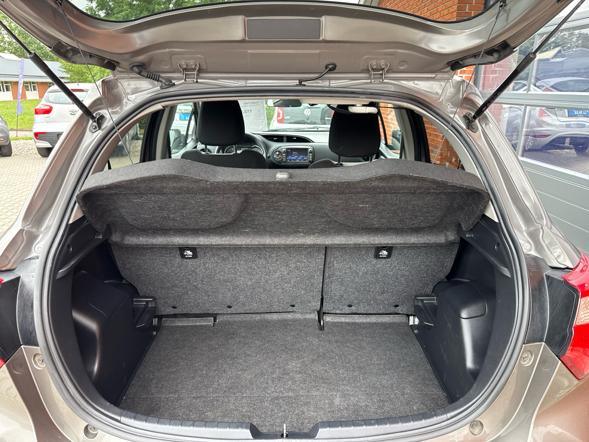 Billede af Toyota Yaris 1,5 VVT-I T2 Premium 111HK 5d 6g