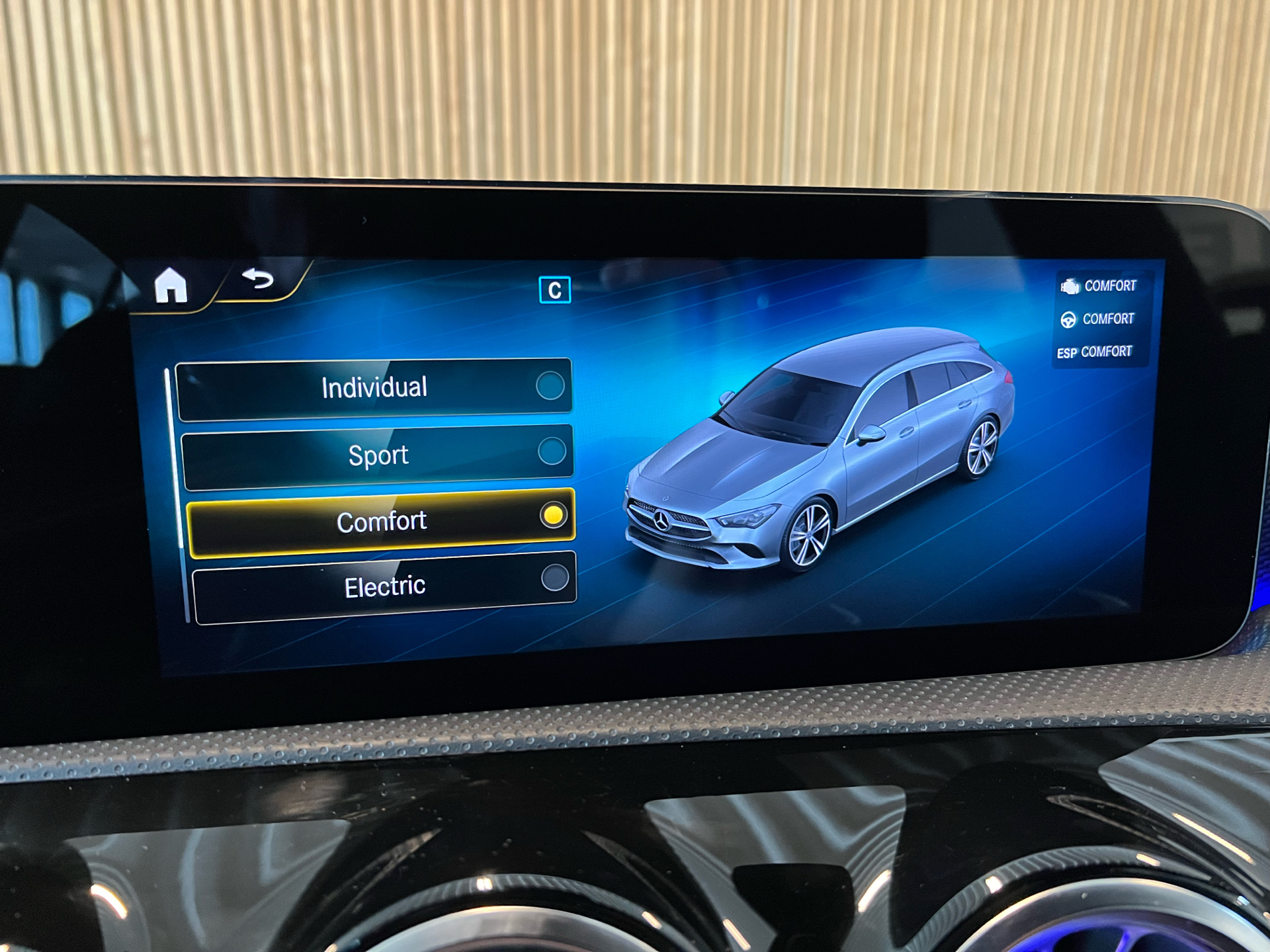 Billede af Mercedes-Benz CLA250 e Shooting Brake 1,3 Plugin-hybrid Progressive 8G-DCT 218HK Stc 8g Aut.