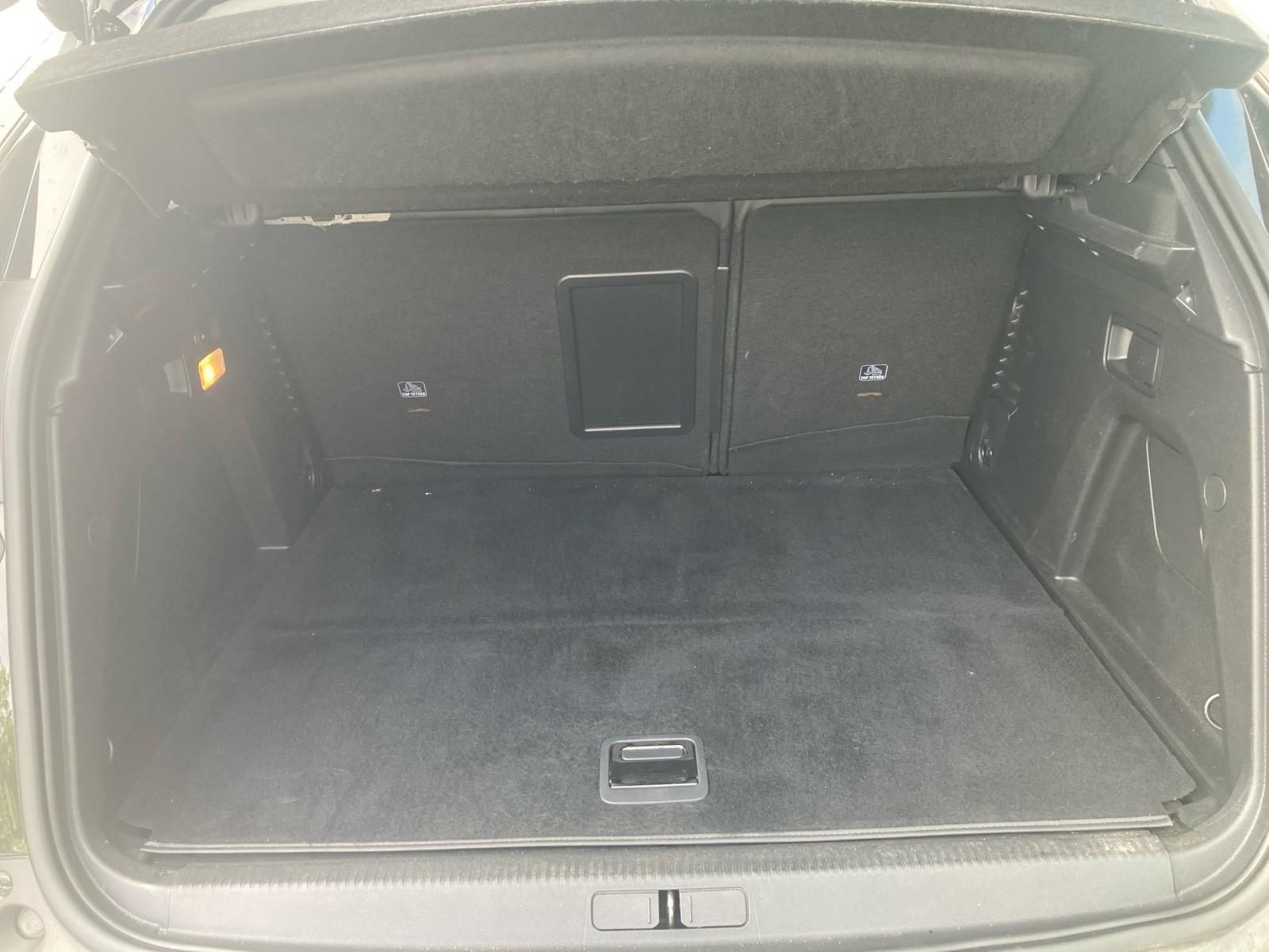Billede af Peugeot 3008 1,6 PureTech  Plugin-hybrid First Selection EAT8 225HK 5d 8g Aut.
