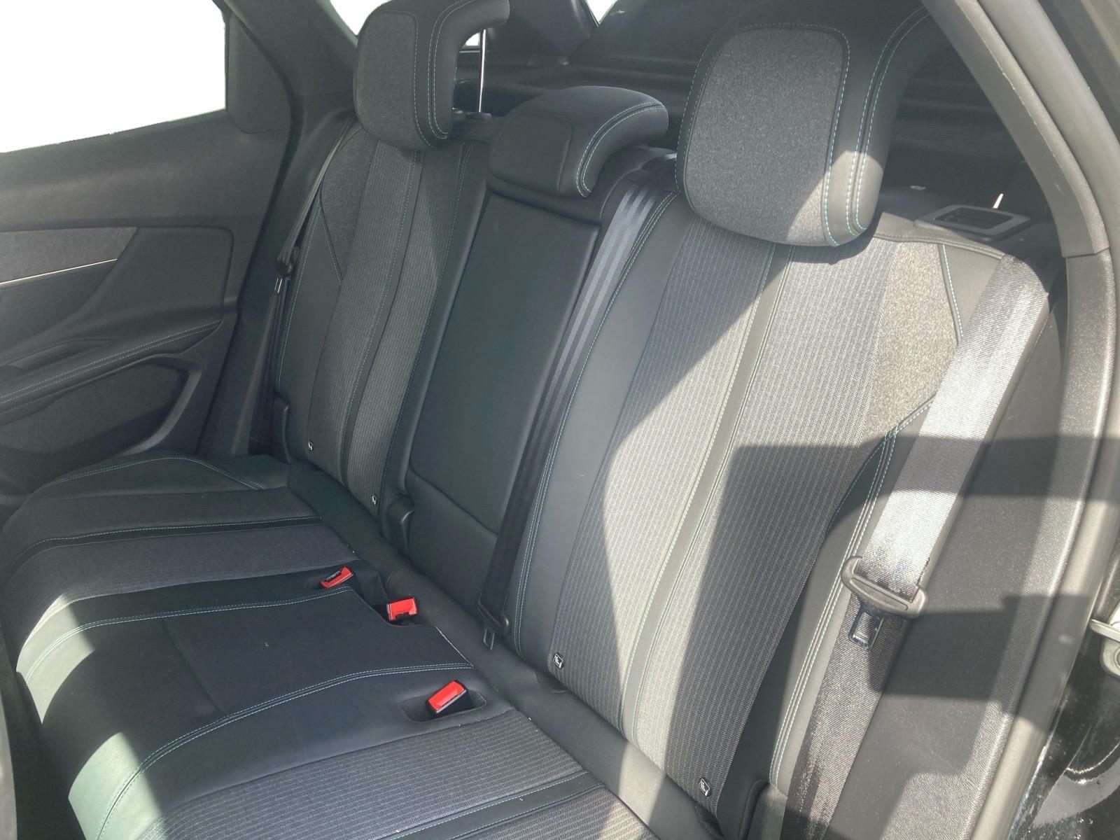 Billede af Peugeot 3008 1,6 PureTech  Plugin-hybrid First Selection EAT8 225HK 5d 8g Aut.