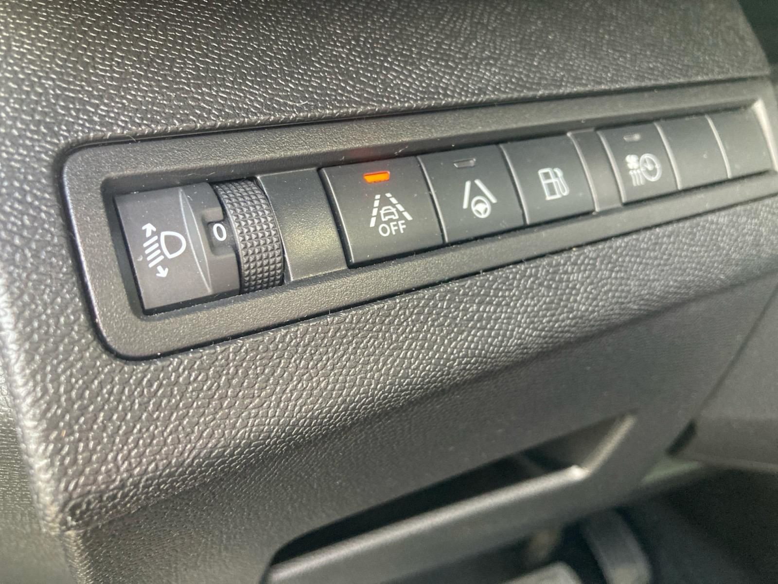 Billede af Peugeot 3008 1,6 PureTech  Plugin-hybrid First Selection EAT8 225HK 5d 8g Aut.