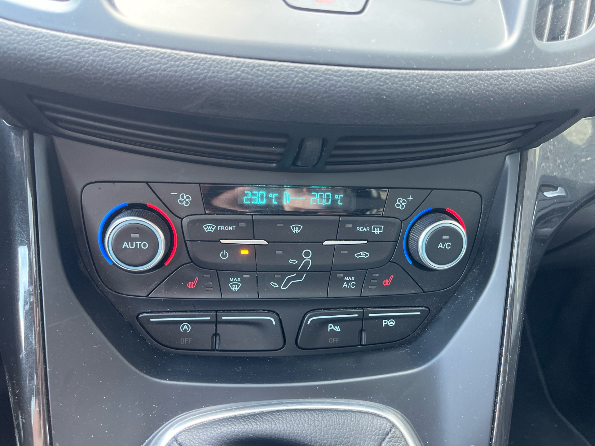 Billede af Ford Kuga 1,5 EcoBoost Titanium Attack 150HK 5d 6g