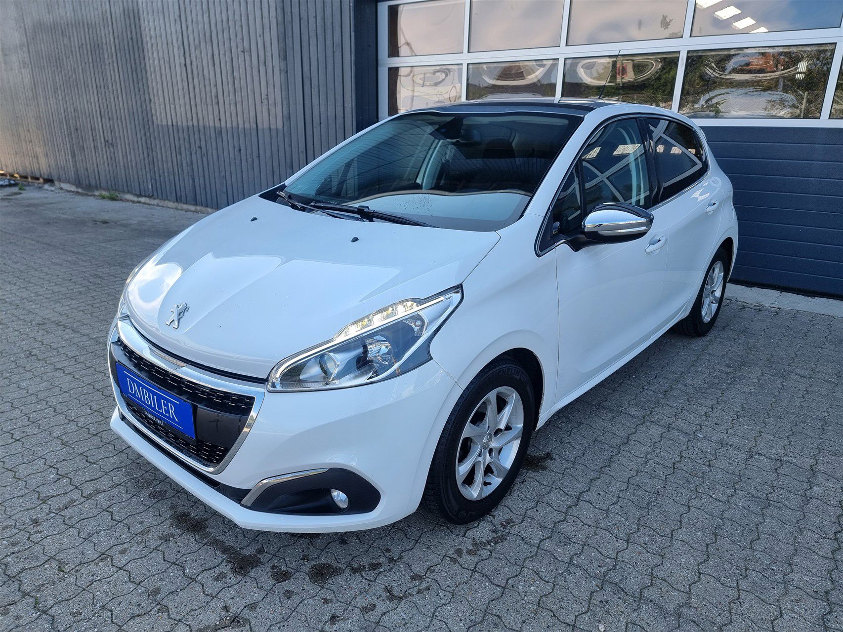 Billede af Peugeot 208 1,6 BlueHDi Allure Sky 100HK 5d