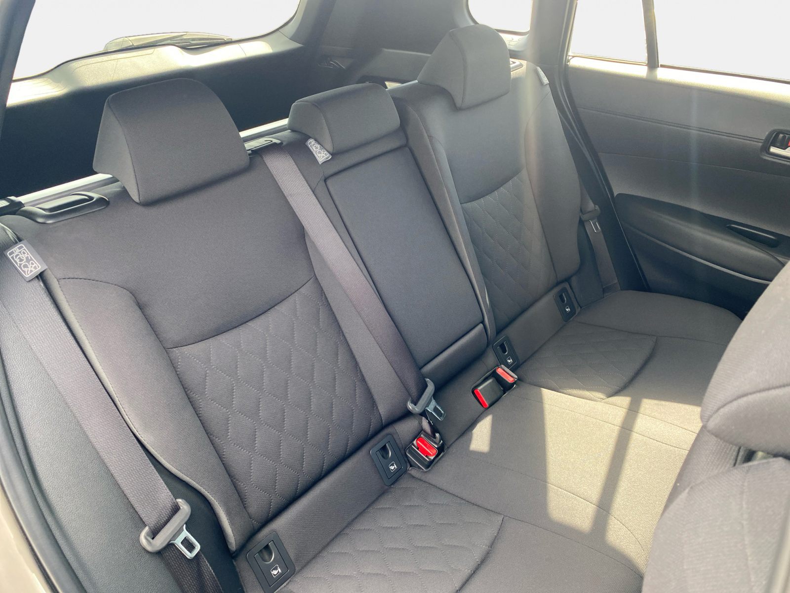 Billede af Toyota Corolla Cross 1,8 Hybrid Style Comfort 140HK 5d Aut.