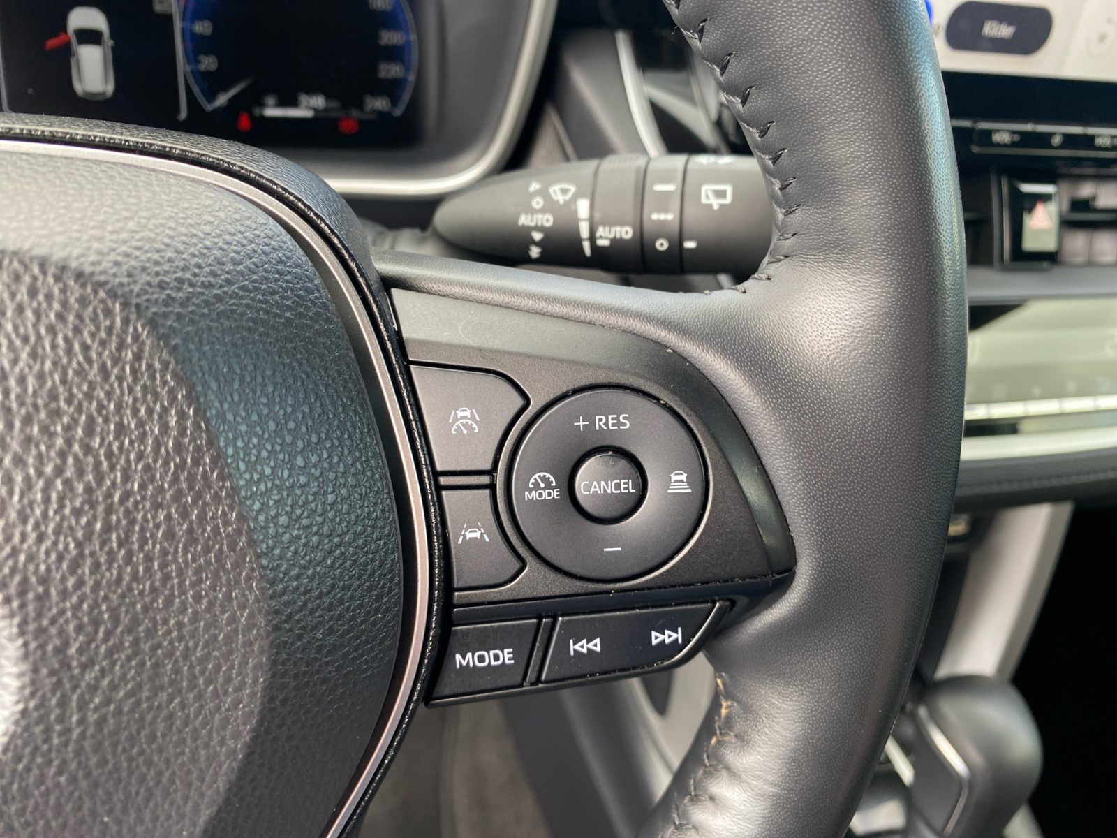 Billede af Toyota Corolla Cross 1,8 Hybrid Style Comfort 140HK 5d Aut.