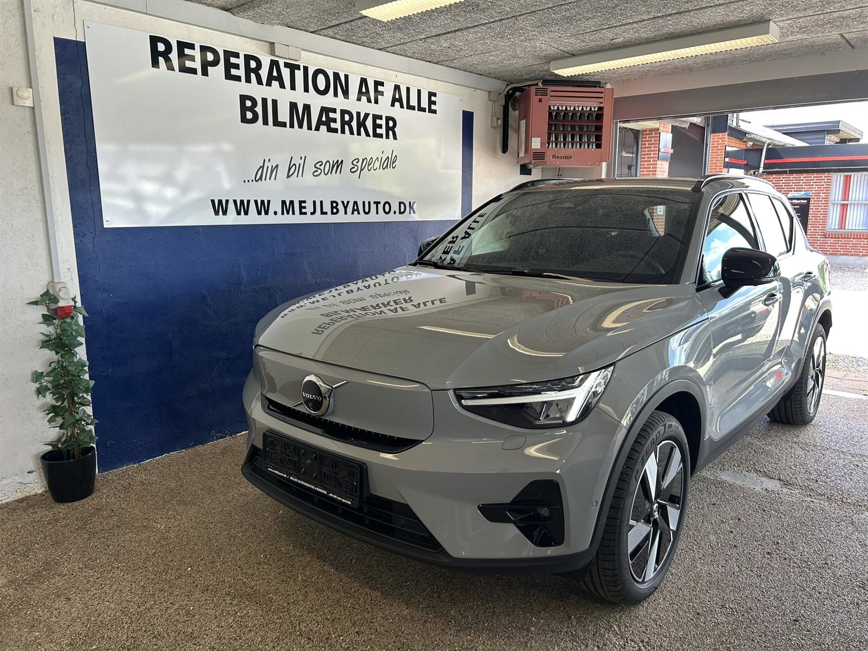Billede af Volvo EX40 Single Motor Extended Range Plus 252HK 5d Aut.