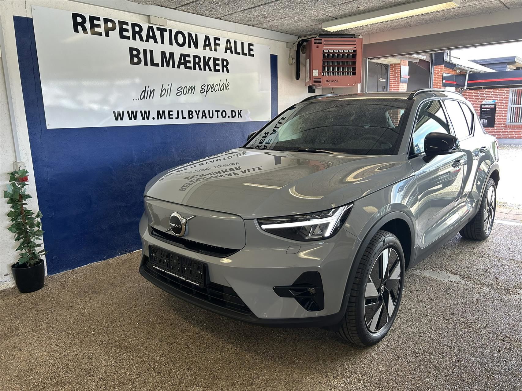 Billede af Volvo EX40 Single Motor Extended Range Plus 252HK 5d Aut.