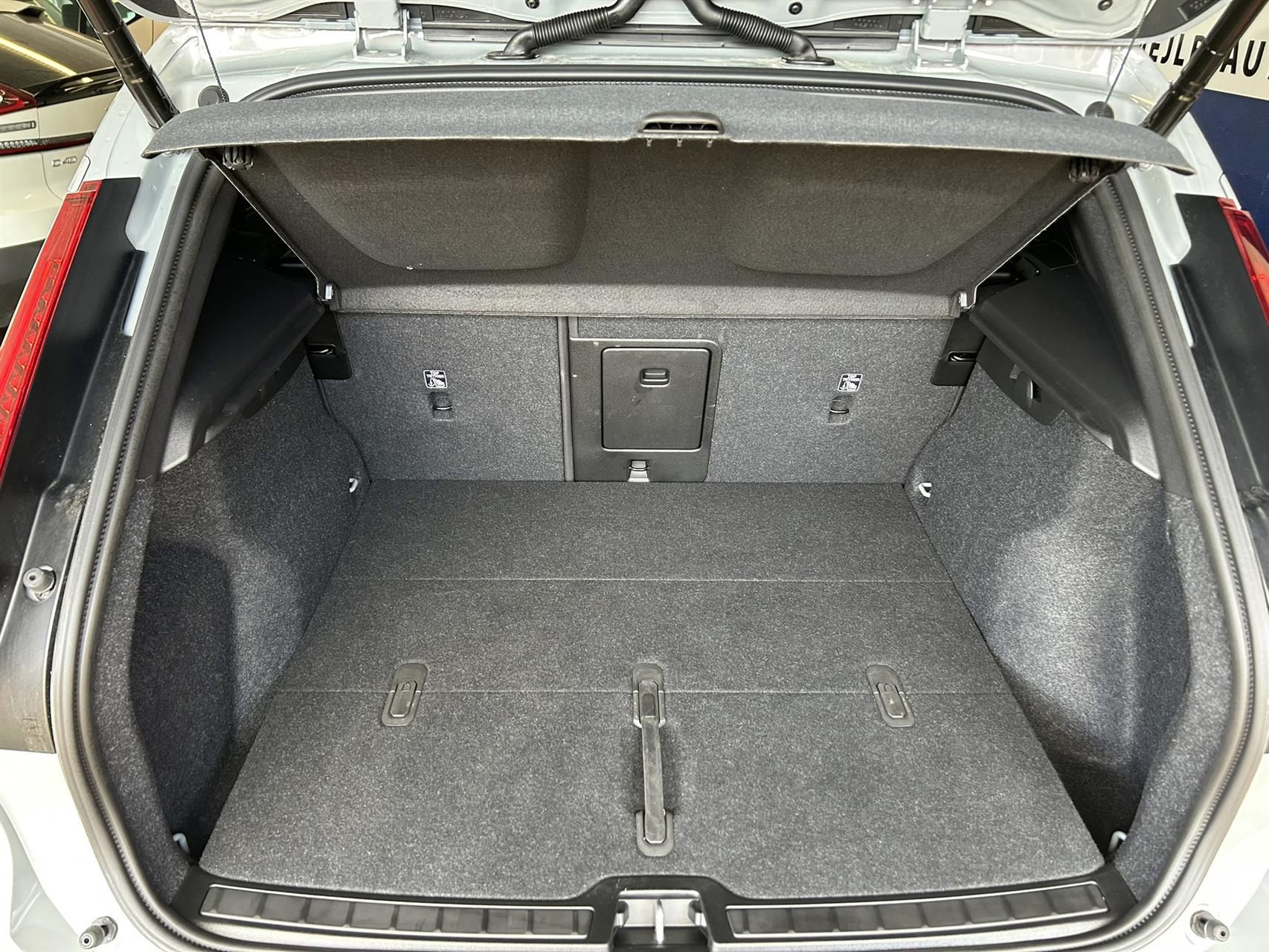 Billede af Volvo EX40 Single Motor Extended Range Plus 252HK 5d Aut.