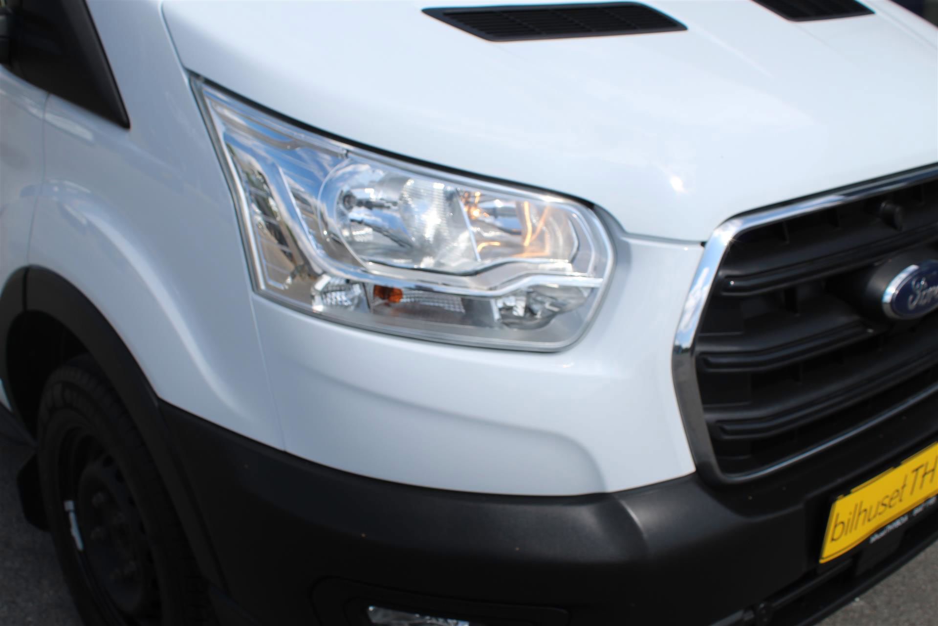 Billede af Ford Transit 350 L3H1 2,0 TDCI HDT Trend RWD 170HK Ladv./Chas. 10g Aut.