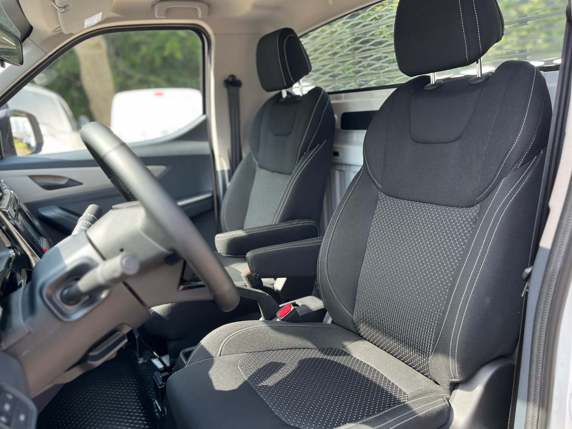 Billede af Maxus e-Deliver 3 LWB 50,2 kWh EL 122HK Ladv./Chas. Trinl. Gear
