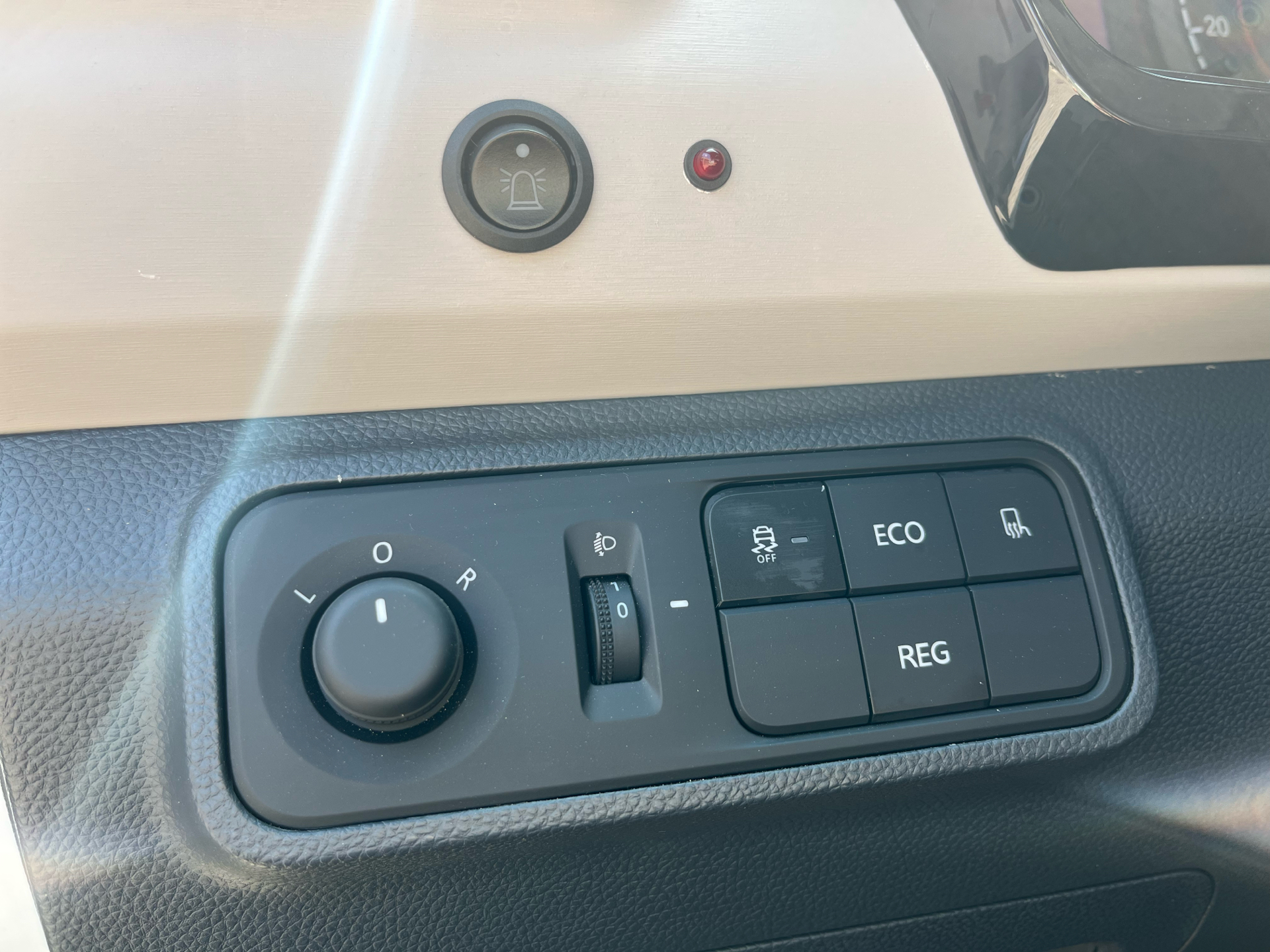Billede af Maxus e-Deliver 3 LWB 50,2 kWh EL 122HK Ladv./Chas. Trinl. Gear