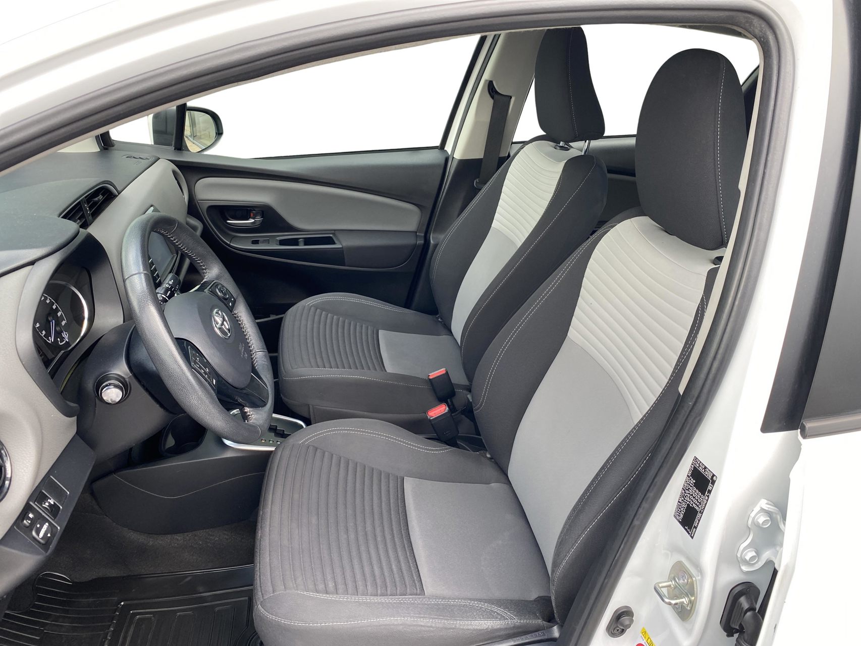 Billede af Toyota Yaris 1,5 Hybrid H2 E-CVT 100HK 5d Trinl. Gear