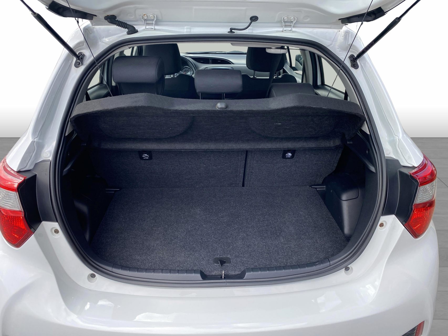 Billede af Toyota Yaris 1,5 Hybrid H2 E-CVT 100HK 5d Trinl. Gear