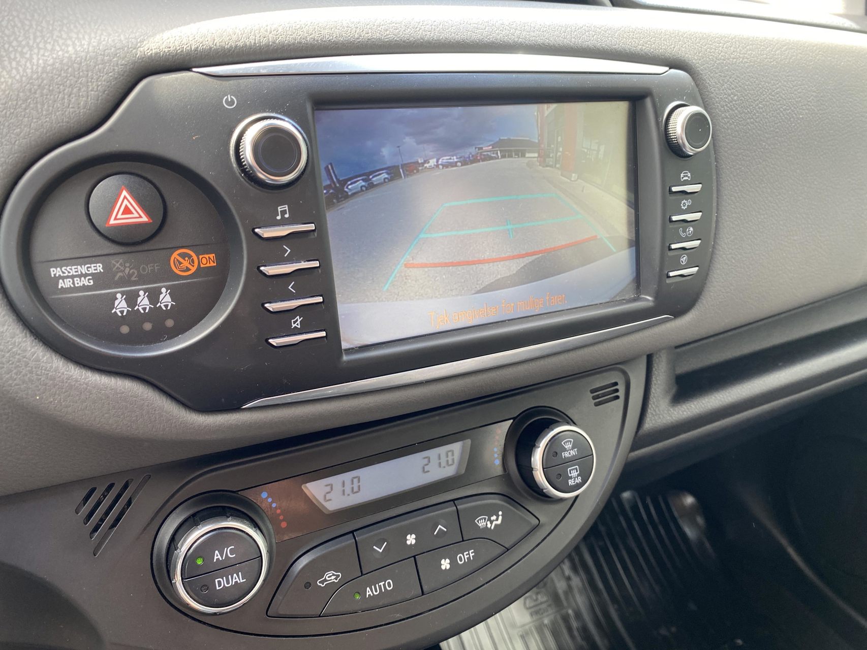 Billede af Toyota Yaris 1,5 Hybrid H2 E-CVT 100HK 5d Trinl. Gear