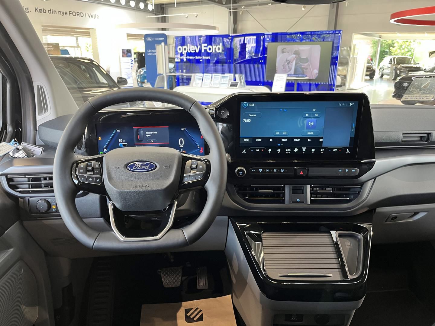 Billede af Ford E-Tourneo Custom 340 L1H1 EL Titanium X 218HK Aut.