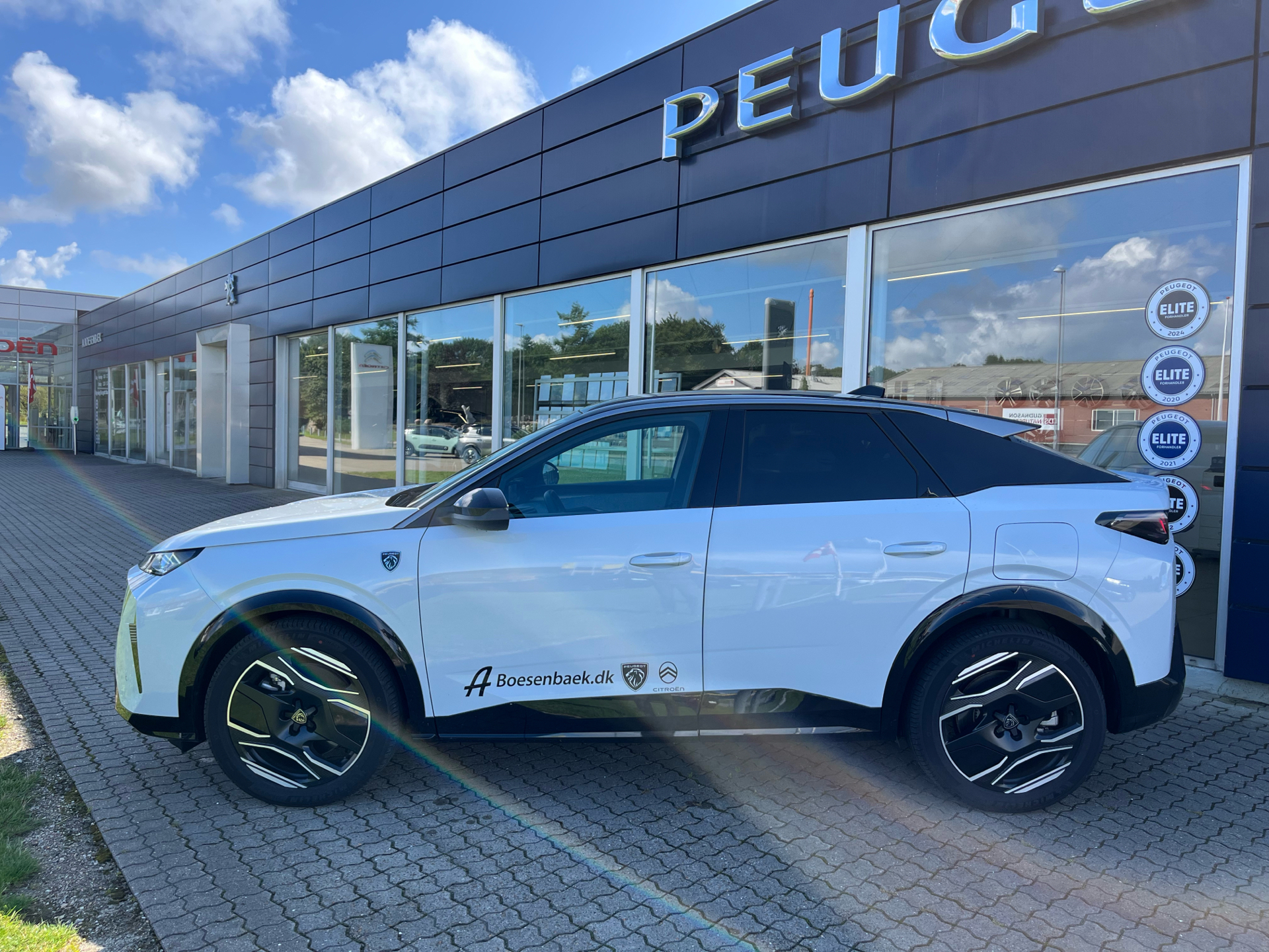 Billede af Peugeot e-3008 EL GT 210HK 5d Aut.
