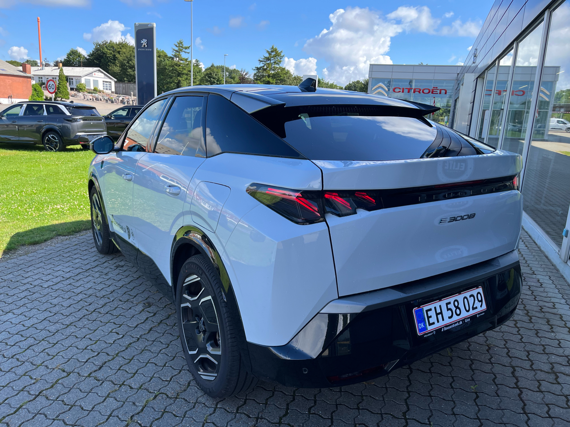 Billede af Peugeot e-3008 EL GT 210HK 5d Aut.