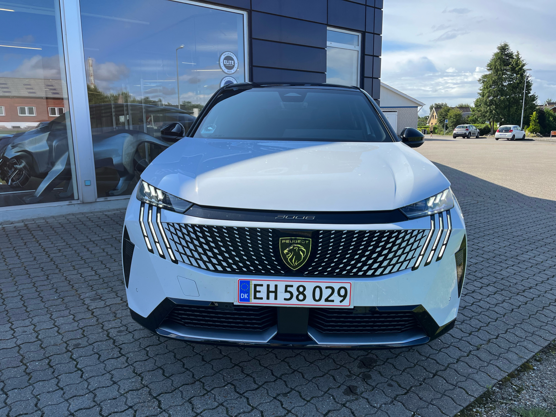 Billede af Peugeot e-3008 EL GT 210HK 5d Aut.