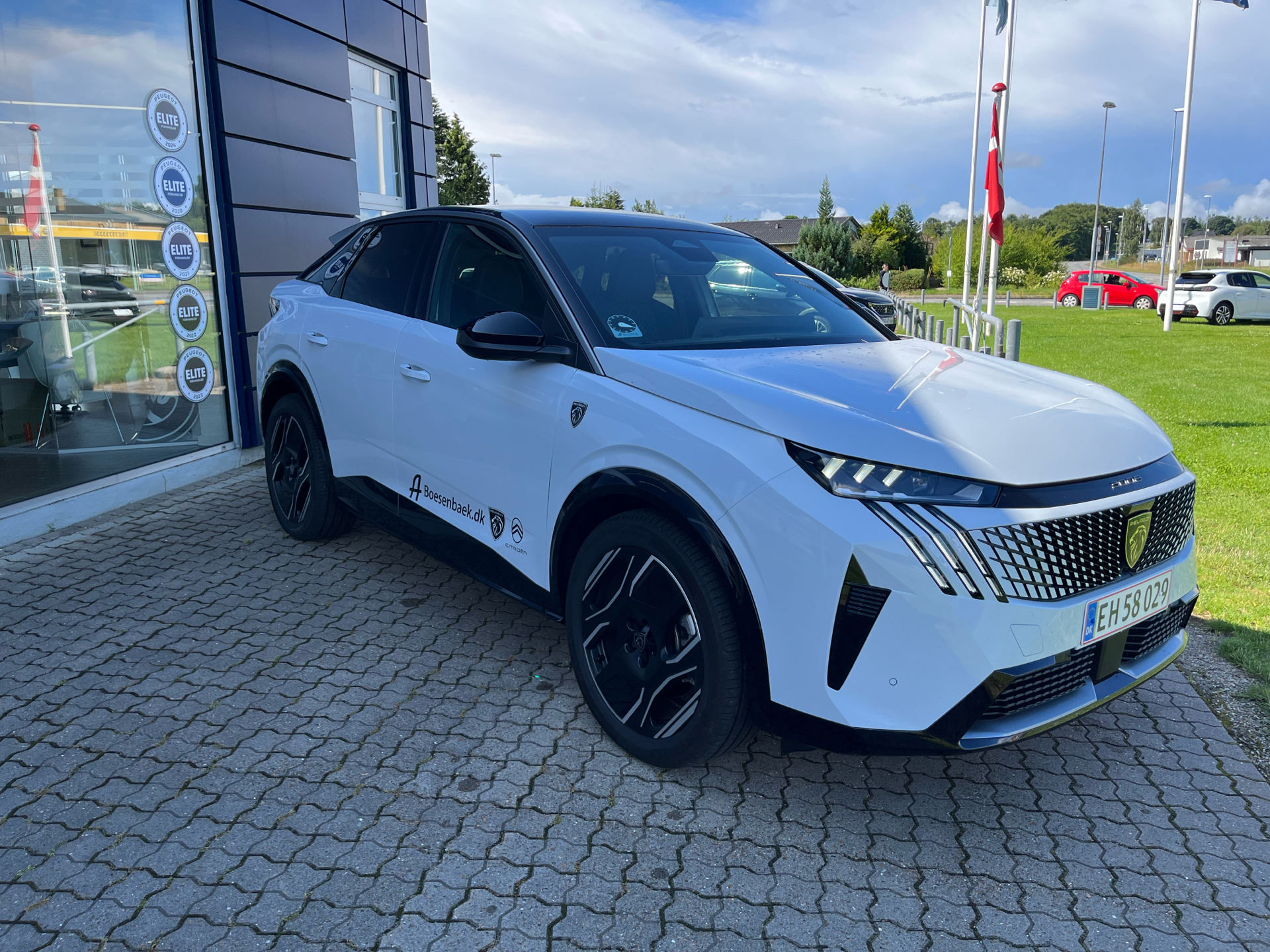 Billede af Peugeot e-3008 EL GT 210HK 5d Aut.
