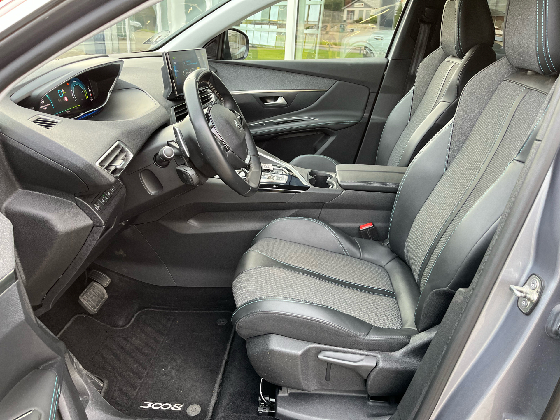 Billede af Peugeot 3008 1,6 PureTech  Plugin-hybrid Allure Pack EAT8 225HK 5d 8g Aut.