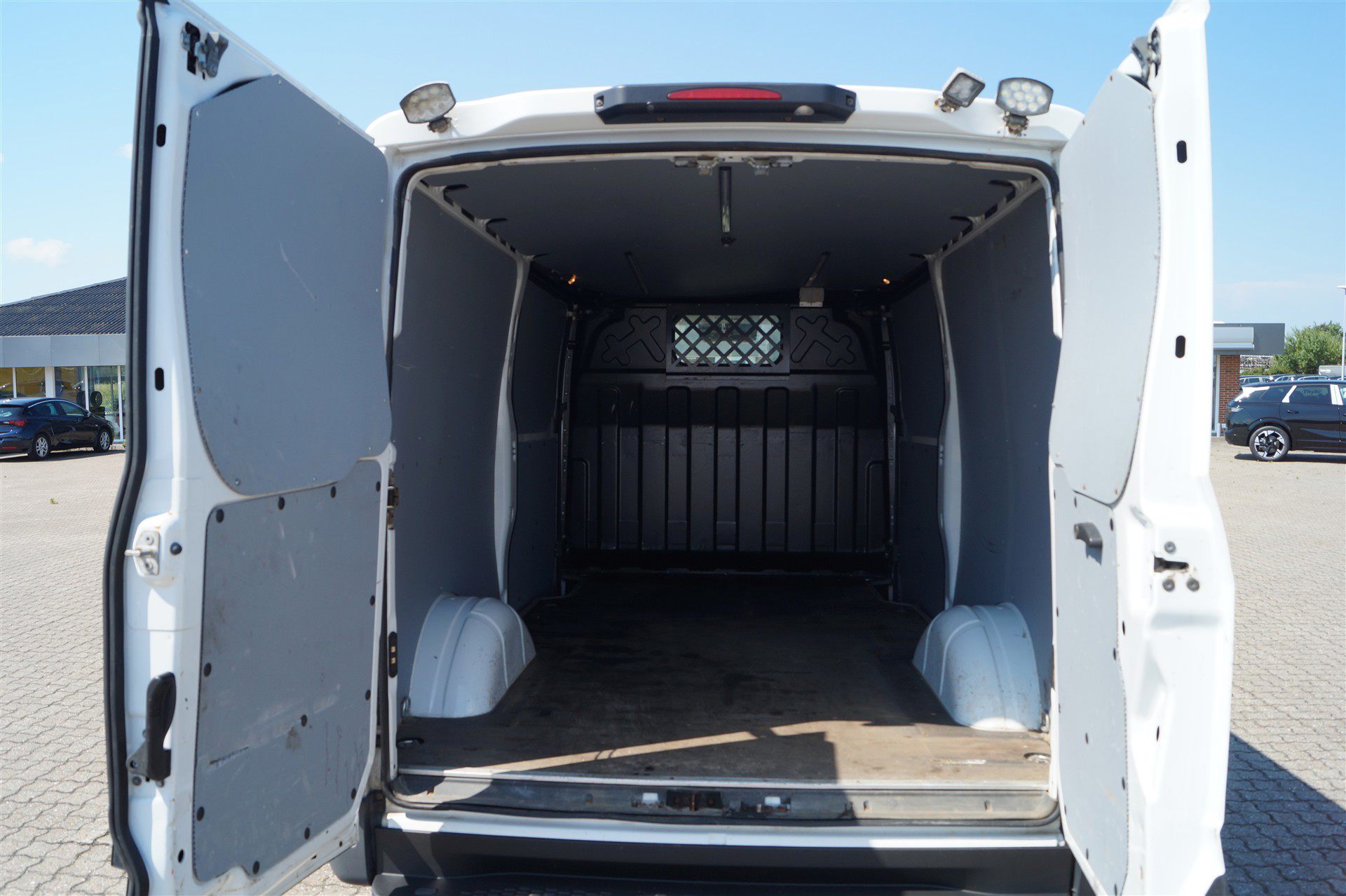 Billede af Iveco Daily 35S18 9m3 3,0 D 180HK Van 8g Aut.