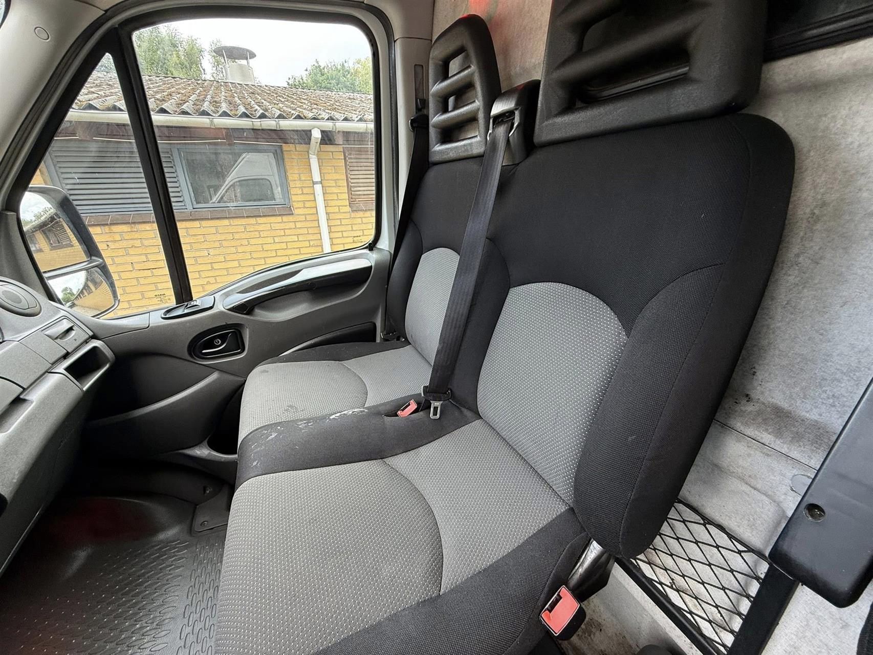 Billede af Iveco Daily 35S13 15,6m3 2,3 D 126HK Van Aut.