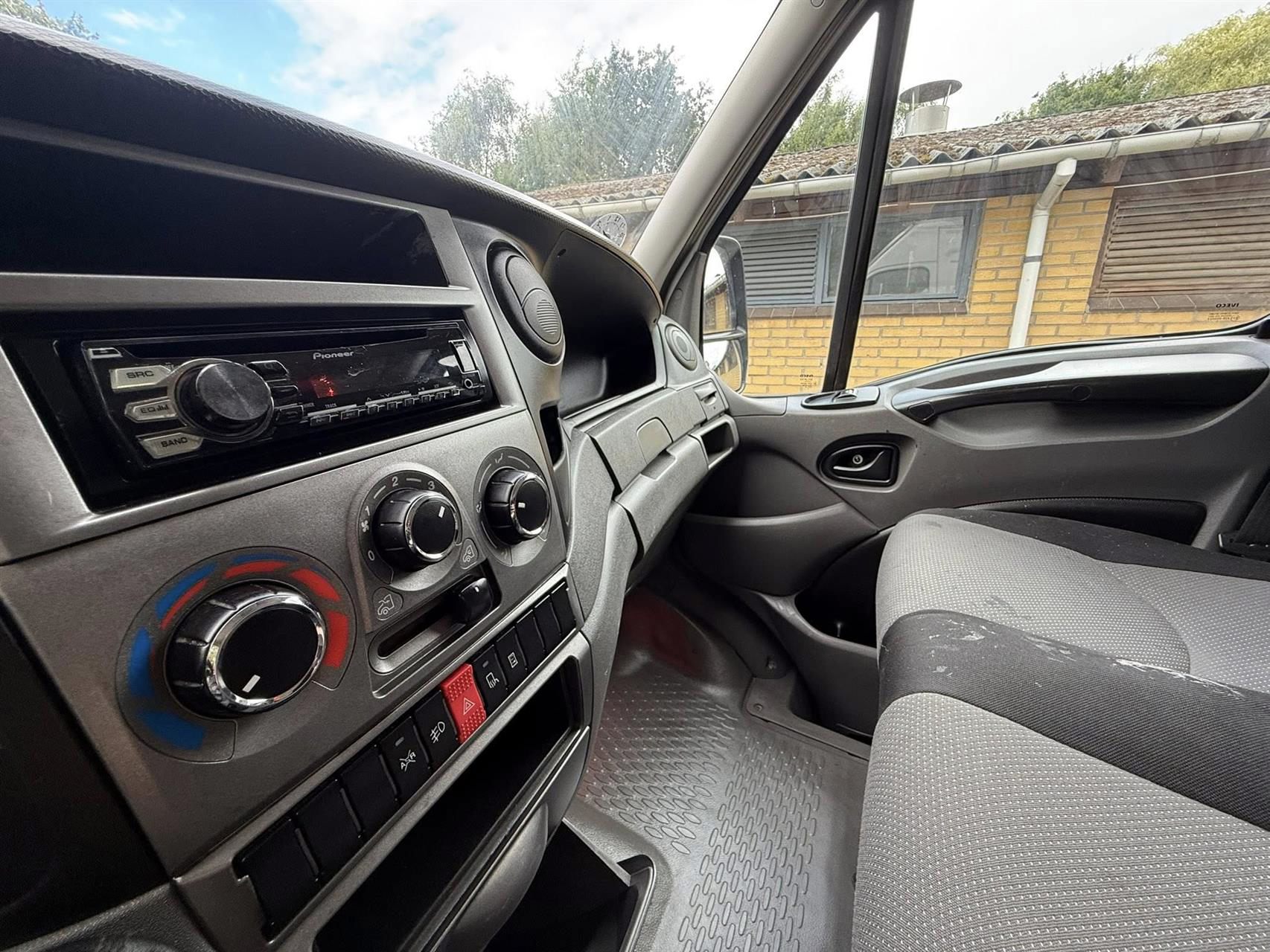 Billede af Iveco Daily 35S13 15,6m3 2,3 D 126HK Van Aut.