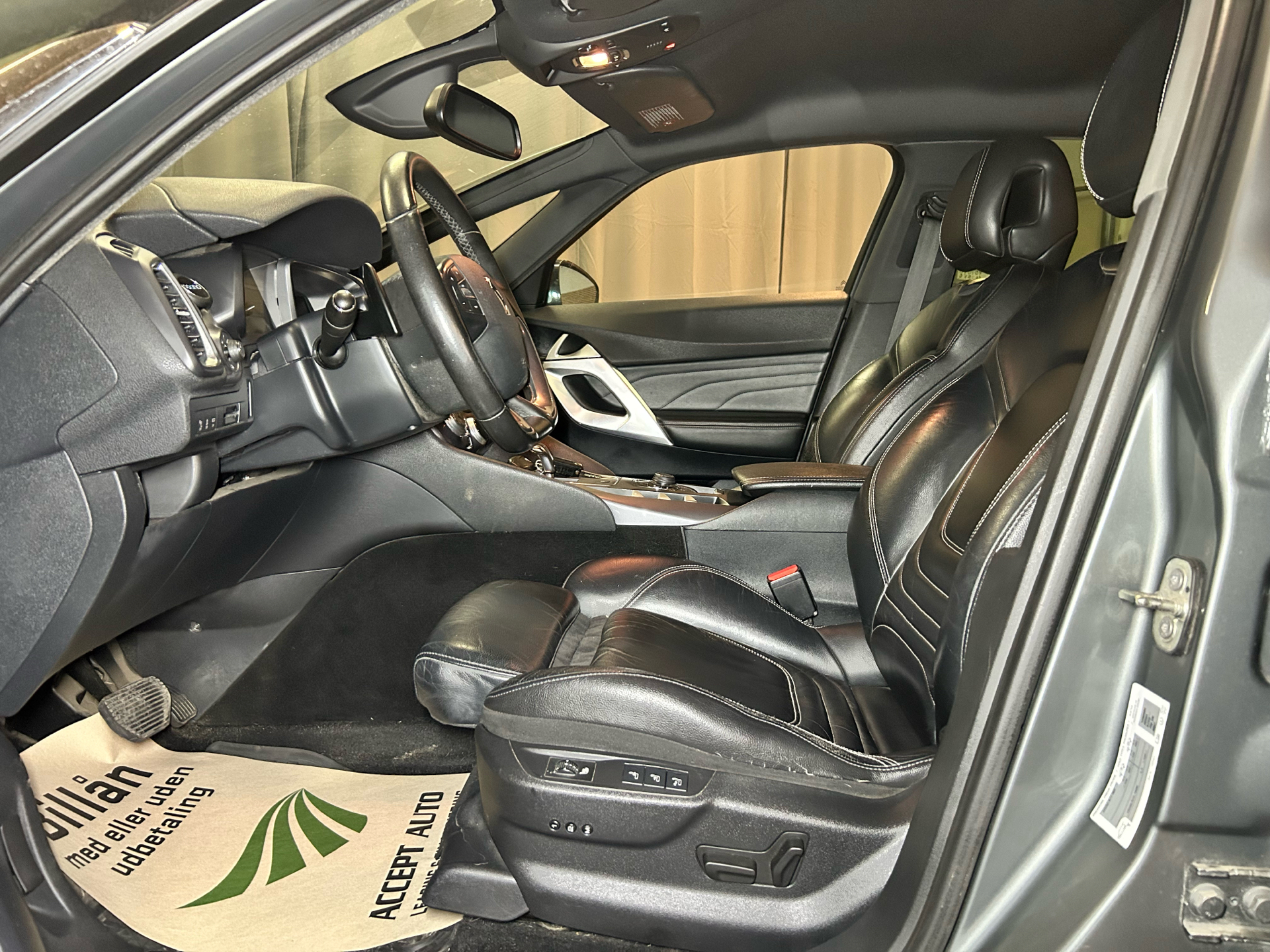 Billede af Citroën DS5 1,6 e-HDi Design E6G 110HK 5d 6g Aut.