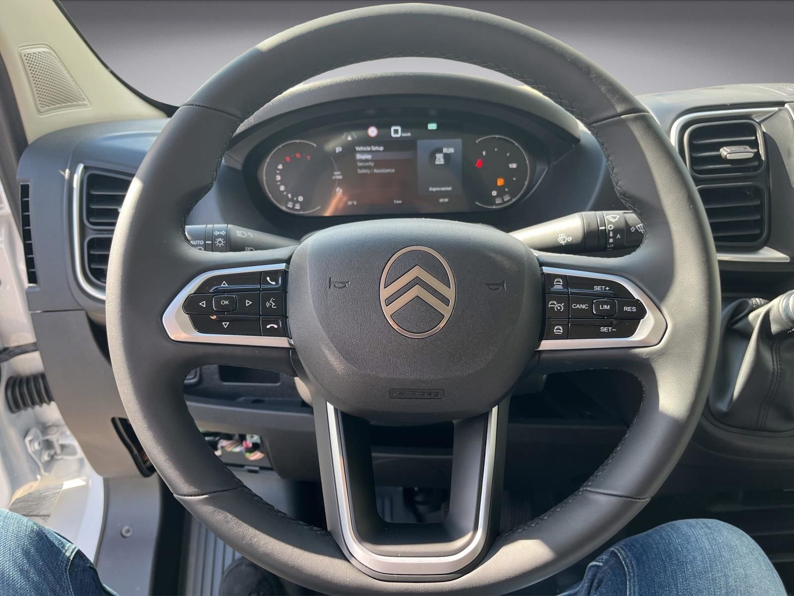 Billede af Citroën Jumper 35H L3H2 2,2 Blue HDi Masterline EAT8 180HK Van 8g Aut.