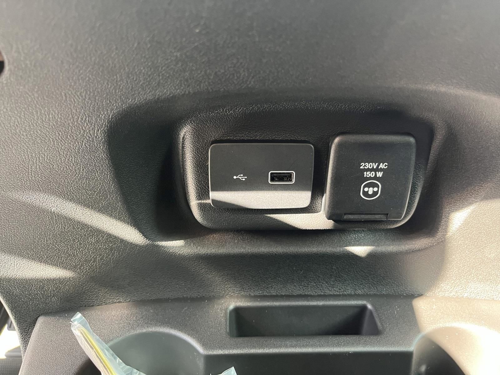 Billede af Citroën Jumper 35H L3H2 2,2 Blue HDi Masterline EAT8 180HK Van 8g Aut.