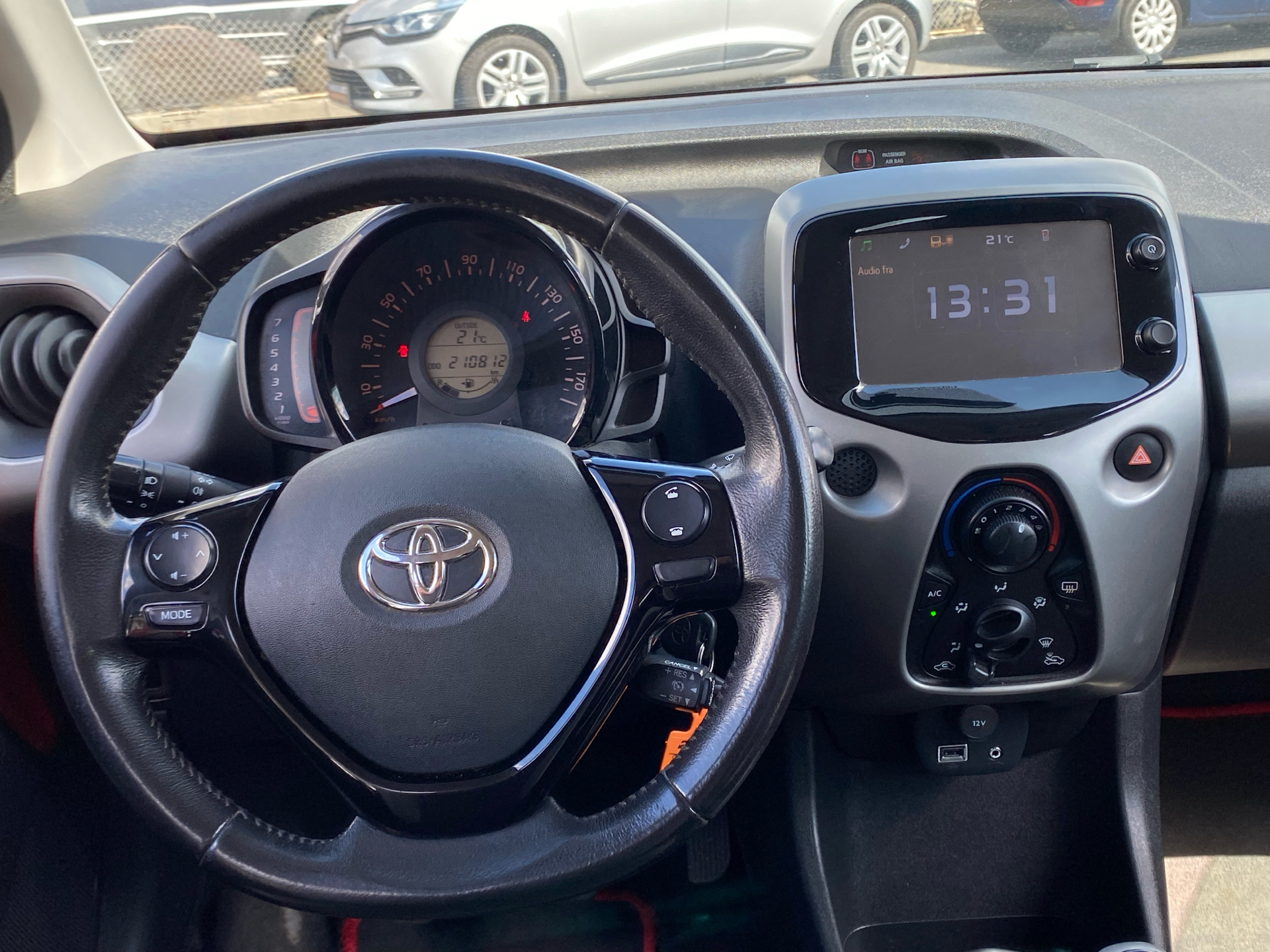 Billede af Toyota Aygo 1,0 VVT-I X-Play + X-Touch 69HK 5d