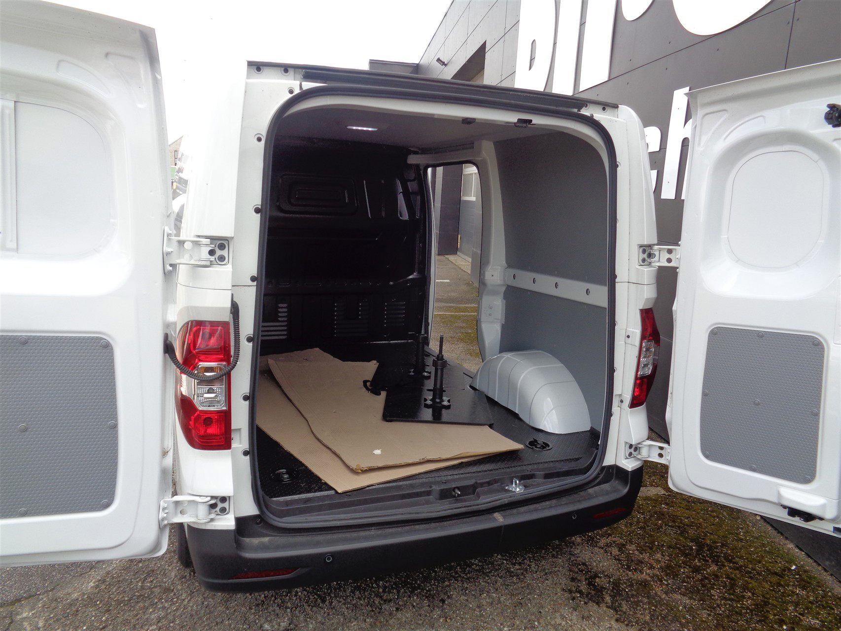 Billede af Maxus e-Deliver 3 SWB EL 122HK Van Aut.