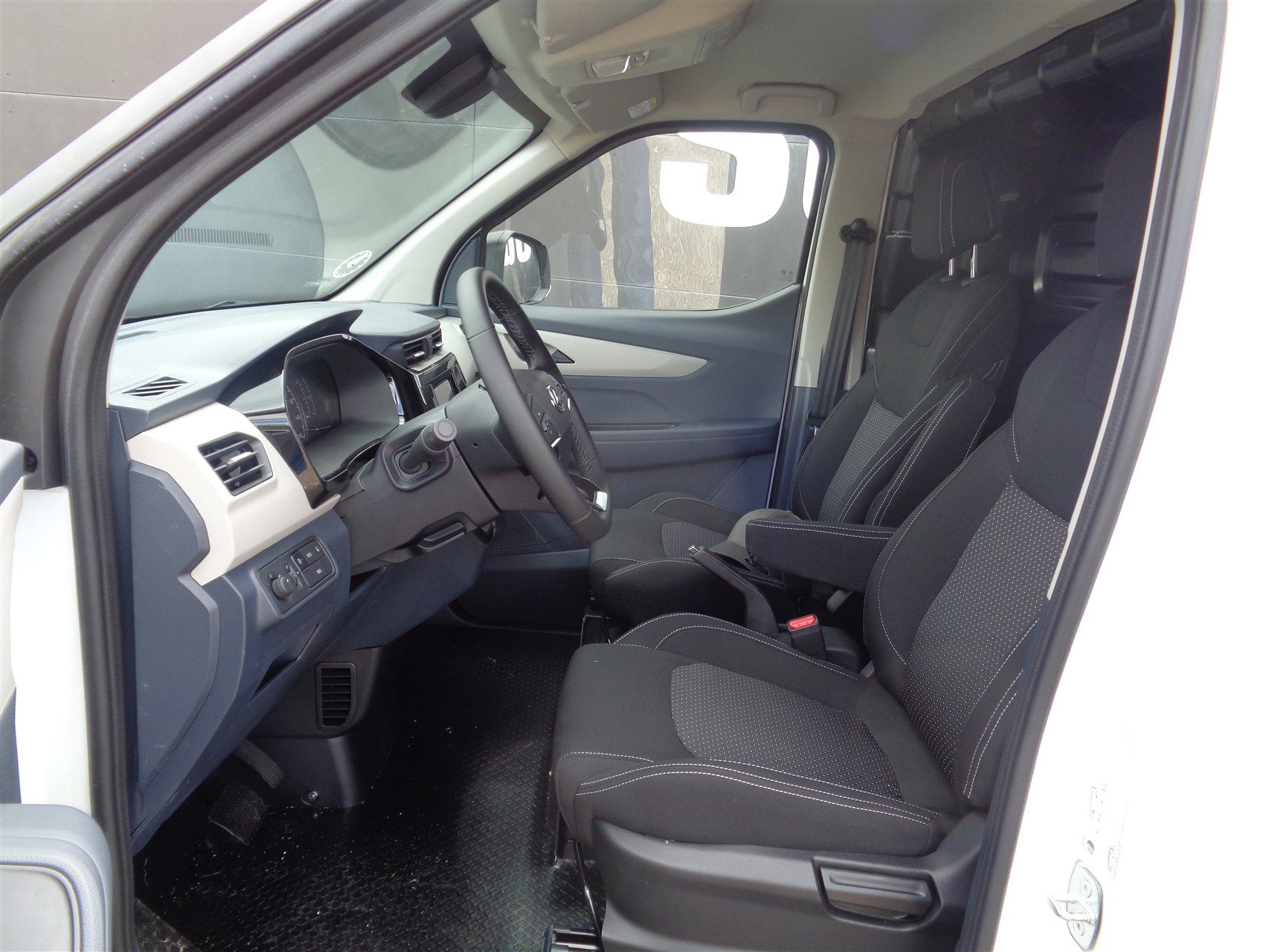 Billede af Maxus e-Deliver 3 SWB EL 122HK Van Aut.