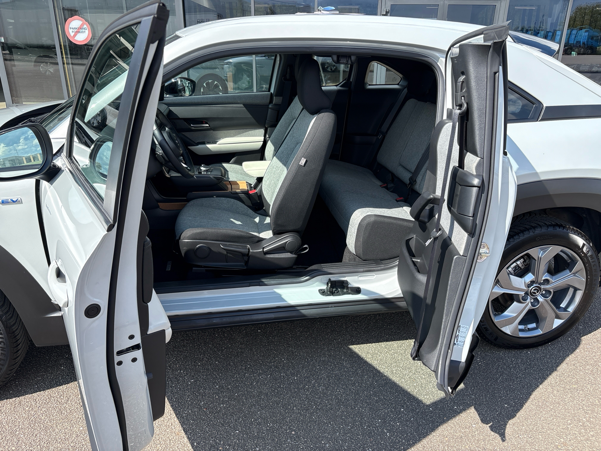 Billede af Mazda MX-30 e-Skyactiv Exclusive-Line 145HK 5d Aut.