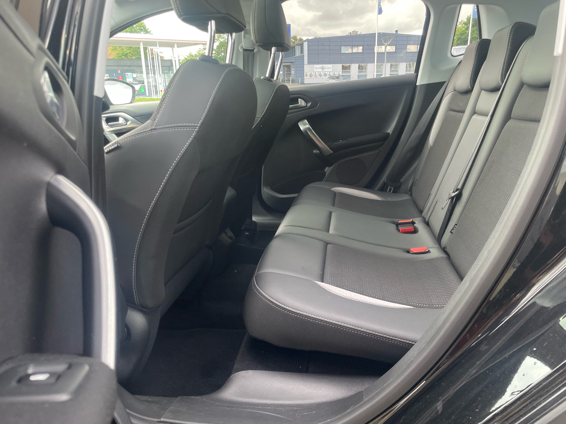 Billede af Peugeot 2008 1,2 e-THP Selection Sky 110HK 5d