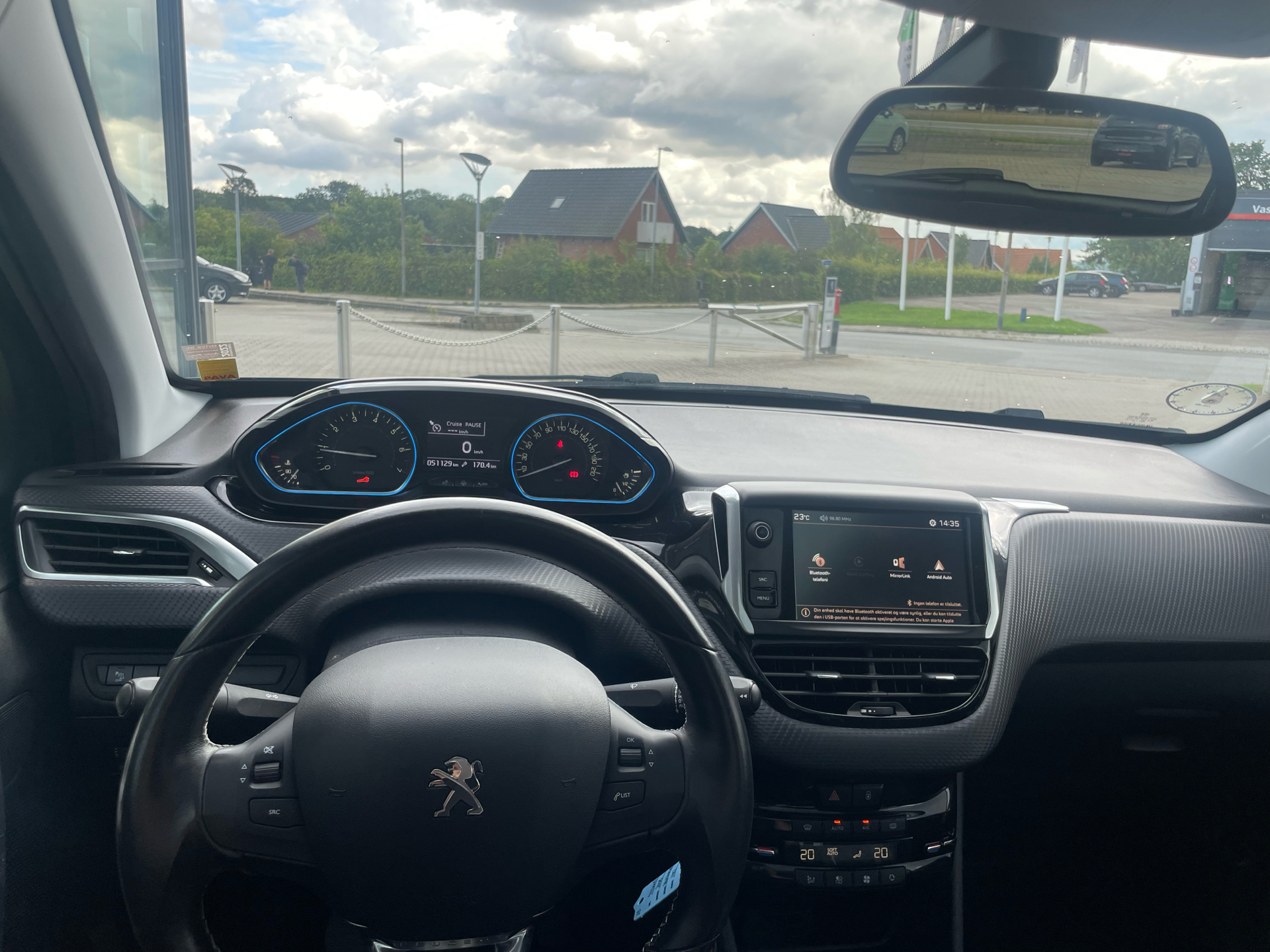 Billede af Peugeot 2008 1,2 e-THP Selection Sky 110HK 5d