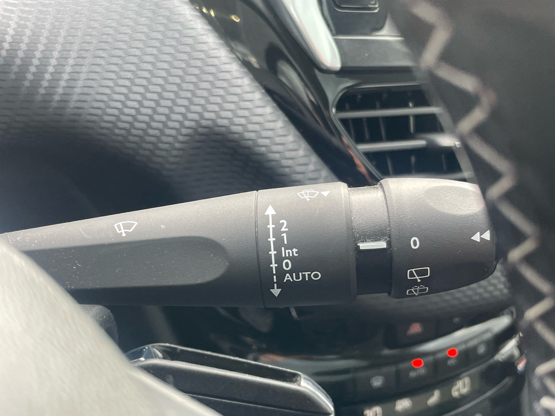 Billede af Peugeot 2008 1,2 e-THP Selection Sky 110HK 5d