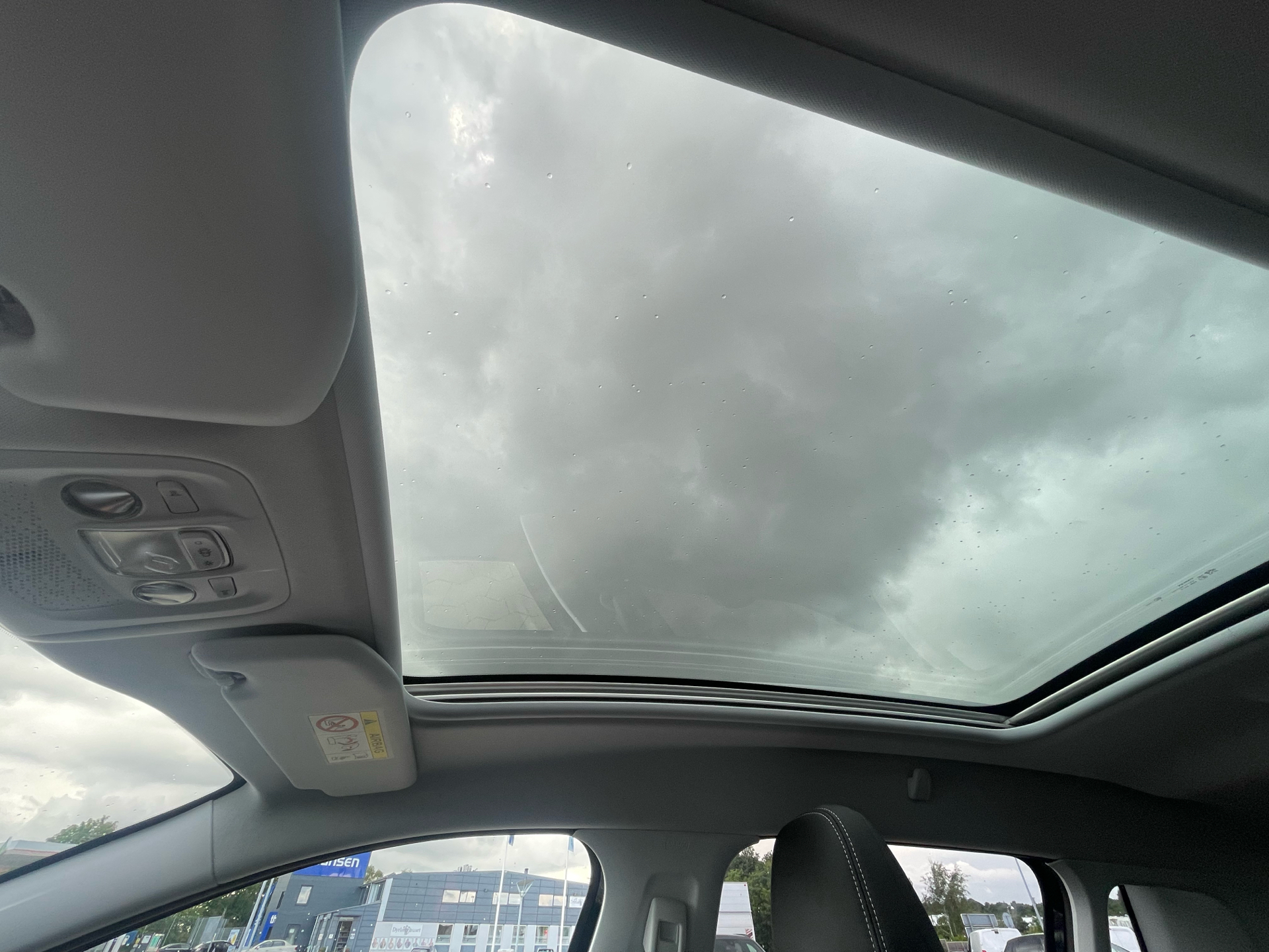 Billede af Peugeot 2008 1,2 e-THP Selection Sky 110HK 5d