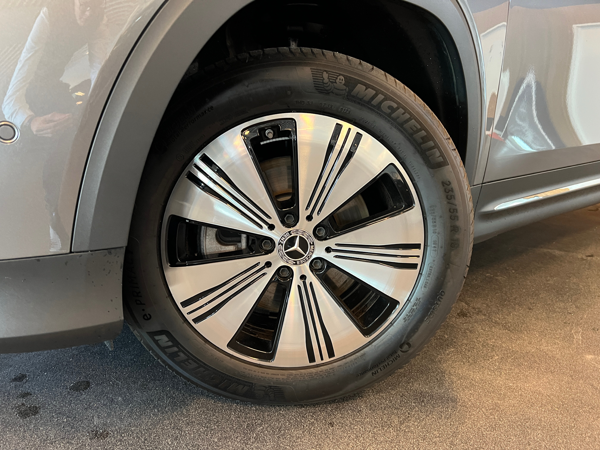 Billede af Mercedes-Benz EQB 300 EL Progressive 7 pers. 4Matic 228HK 5d Aut.