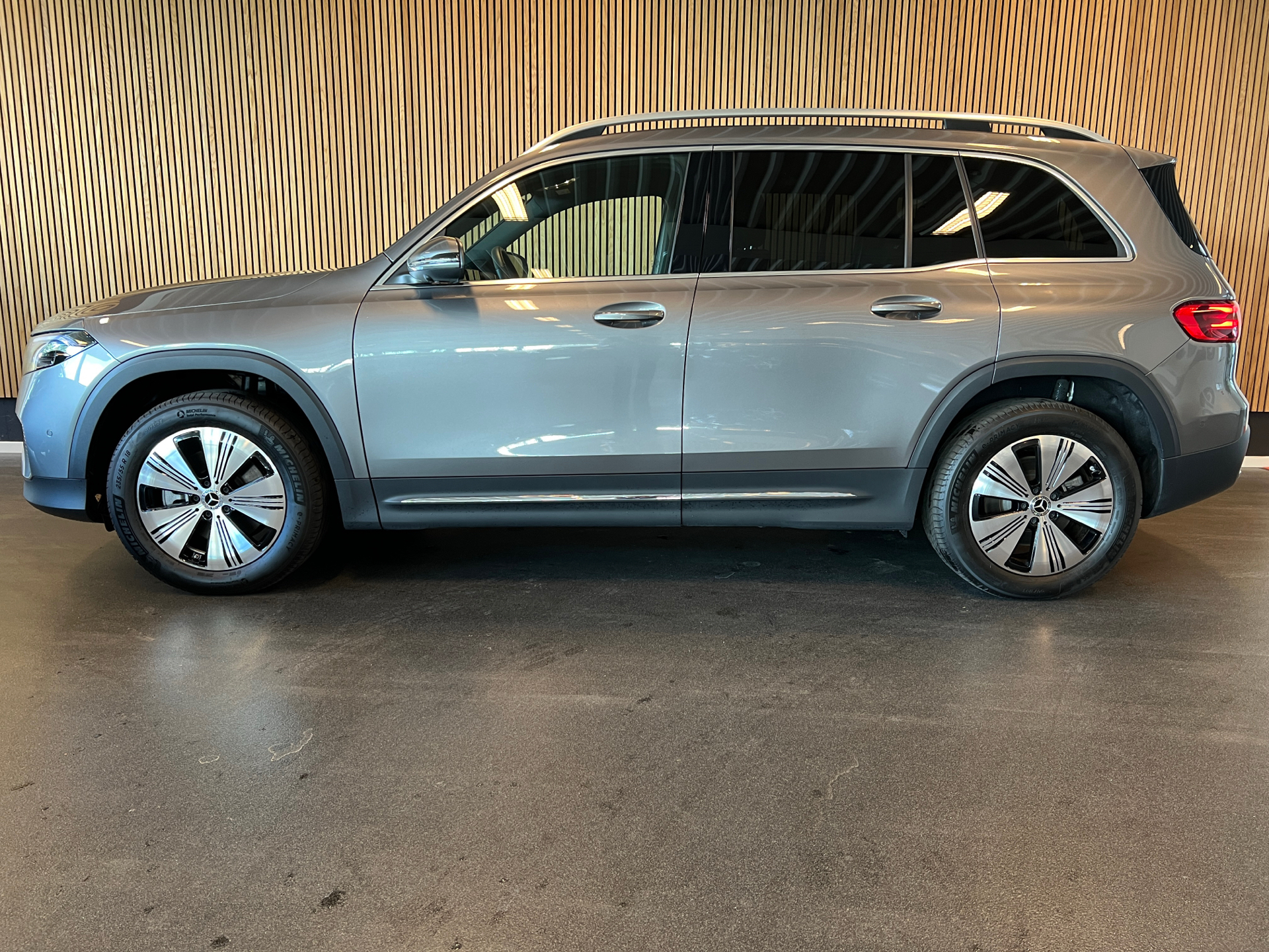 Billede af Mercedes-Benz EQB 300 EL Progressive 7 pers. 4Matic 228HK 5d Aut.