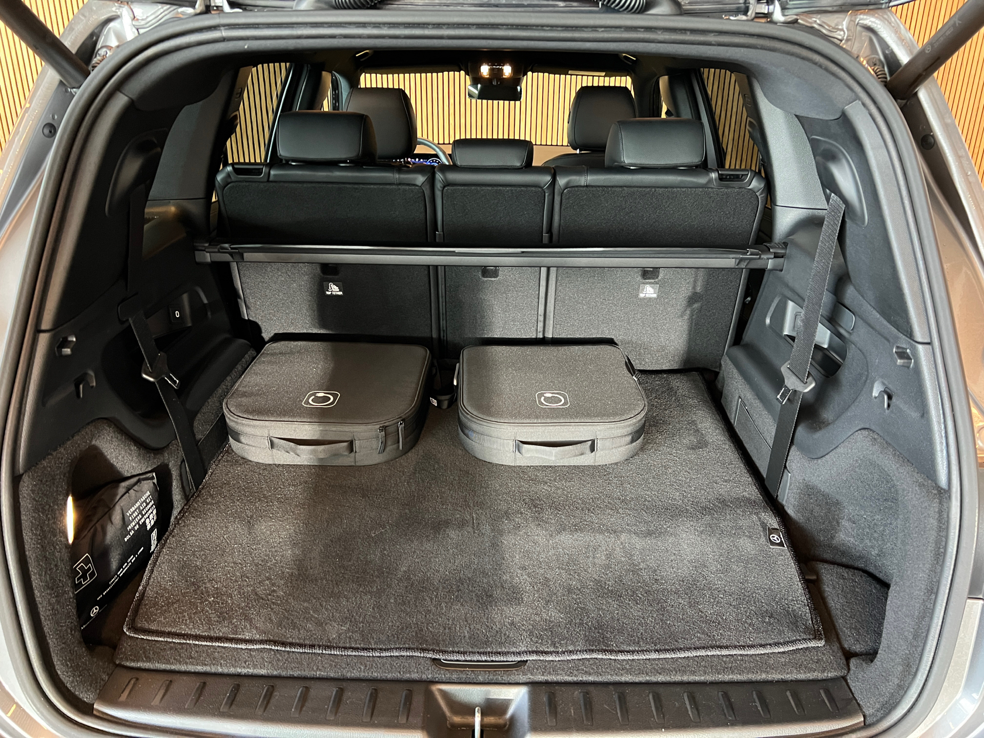 Billede af Mercedes-Benz EQB 300 EL Progressive 7 pers. 4Matic 228HK 5d Aut.