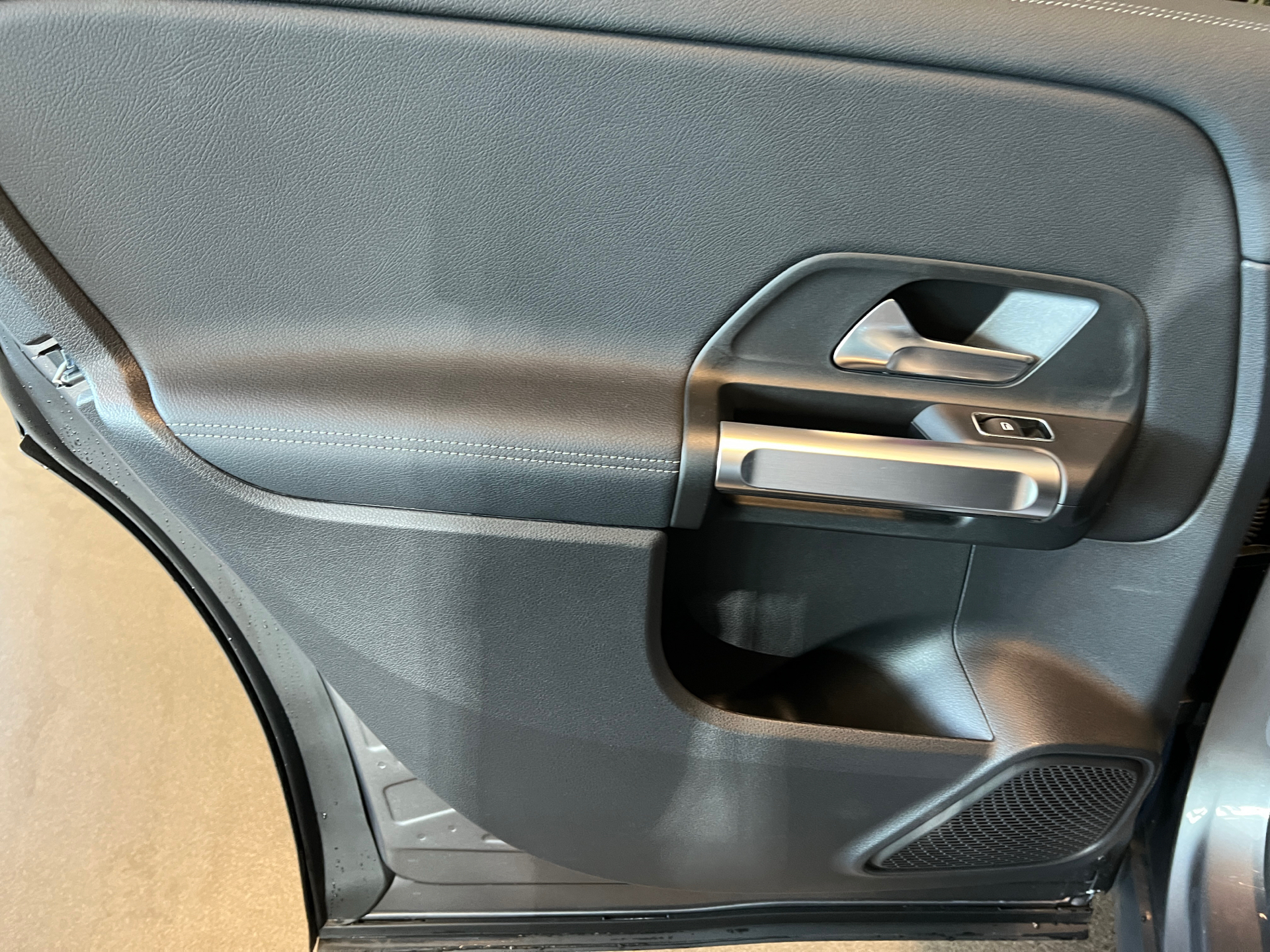 Billede af Mercedes-Benz EQB 300 EL Progressive 7 pers. 4Matic 228HK 5d Aut.