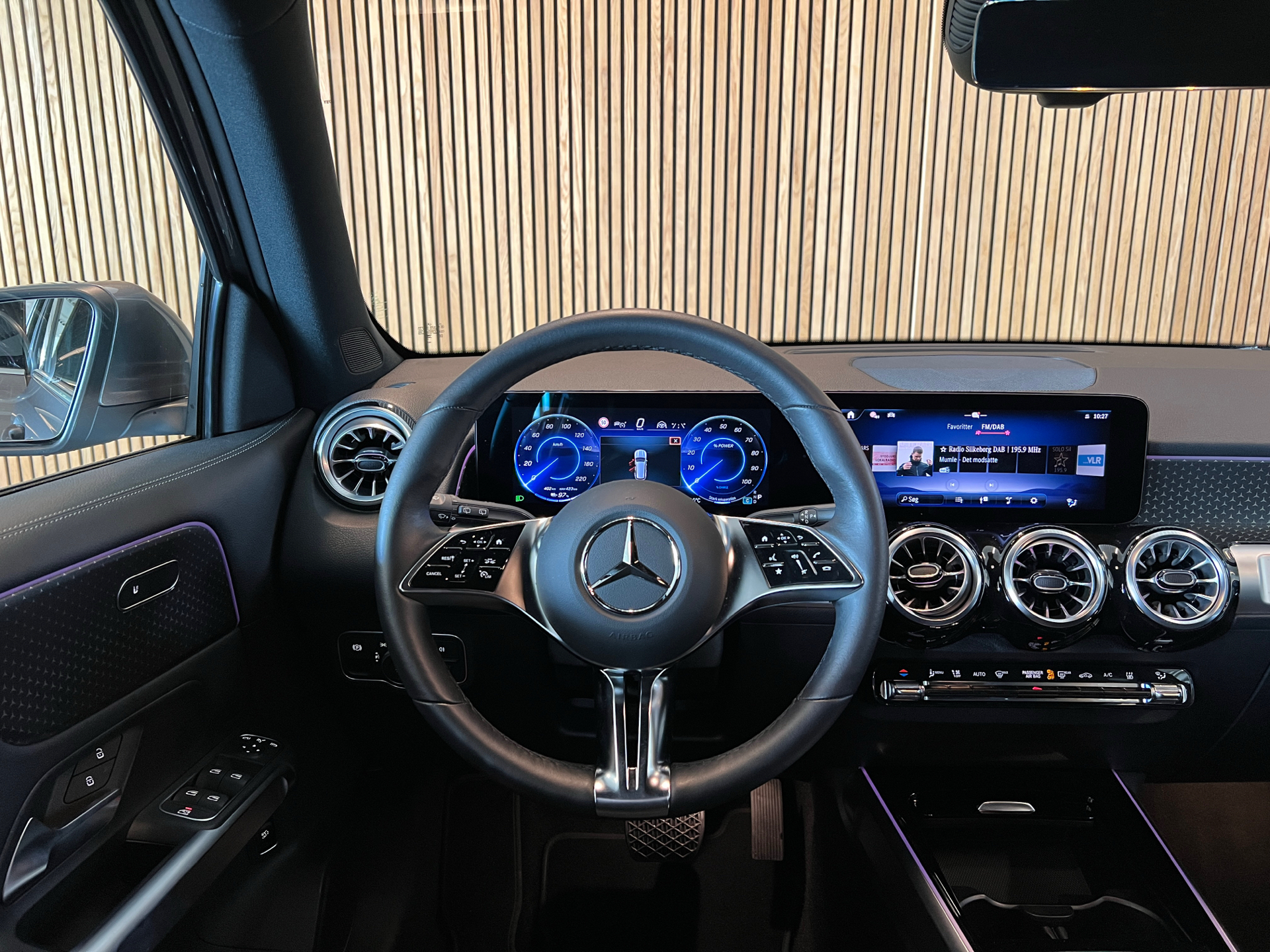 Billede af Mercedes-Benz EQB 300 EL Progressive 7 pers. 4Matic 228HK 5d Aut.