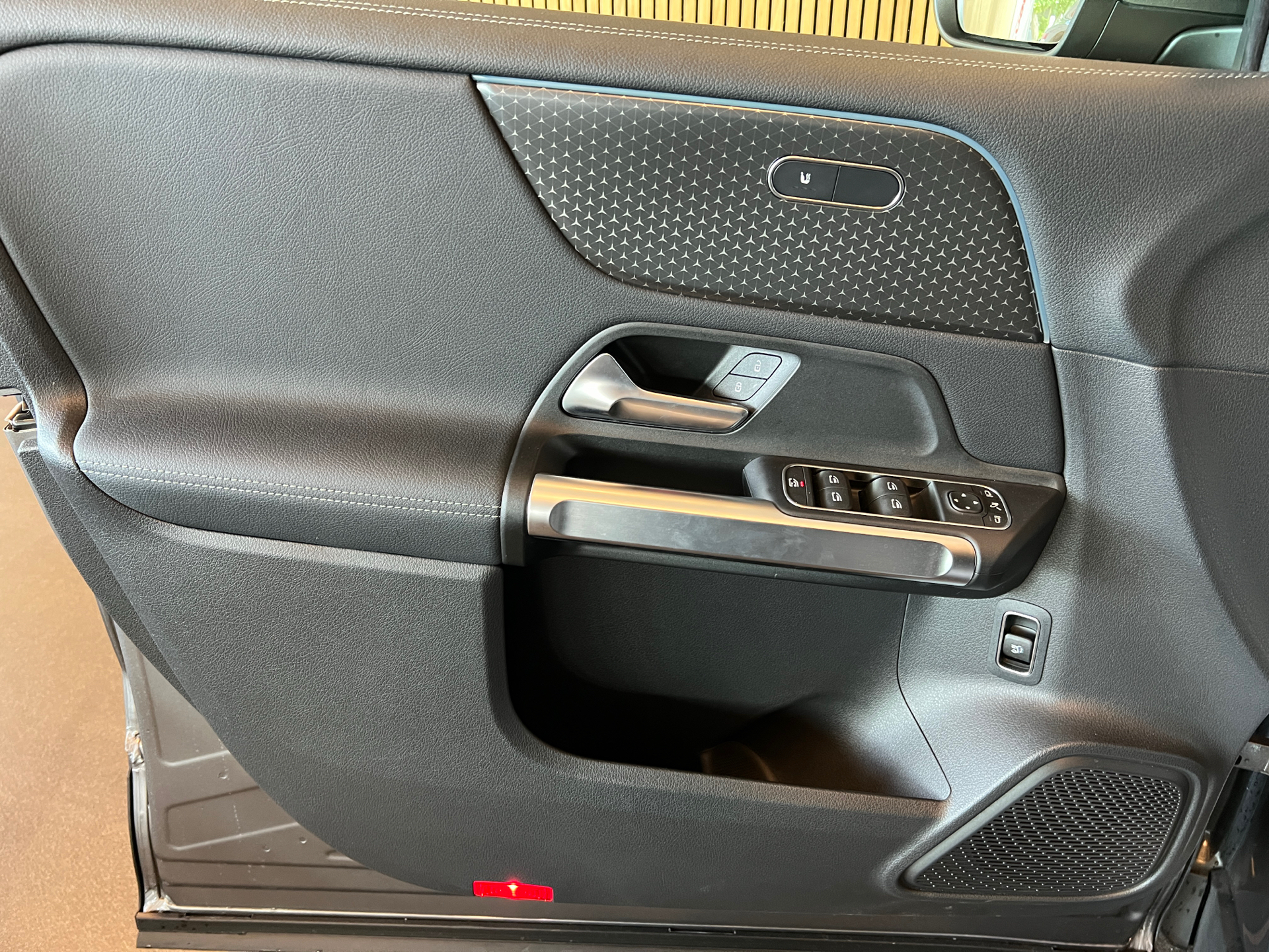 Billede af Mercedes-Benz EQB 300 EL Progressive 7 pers. 4Matic 228HK 5d Aut.